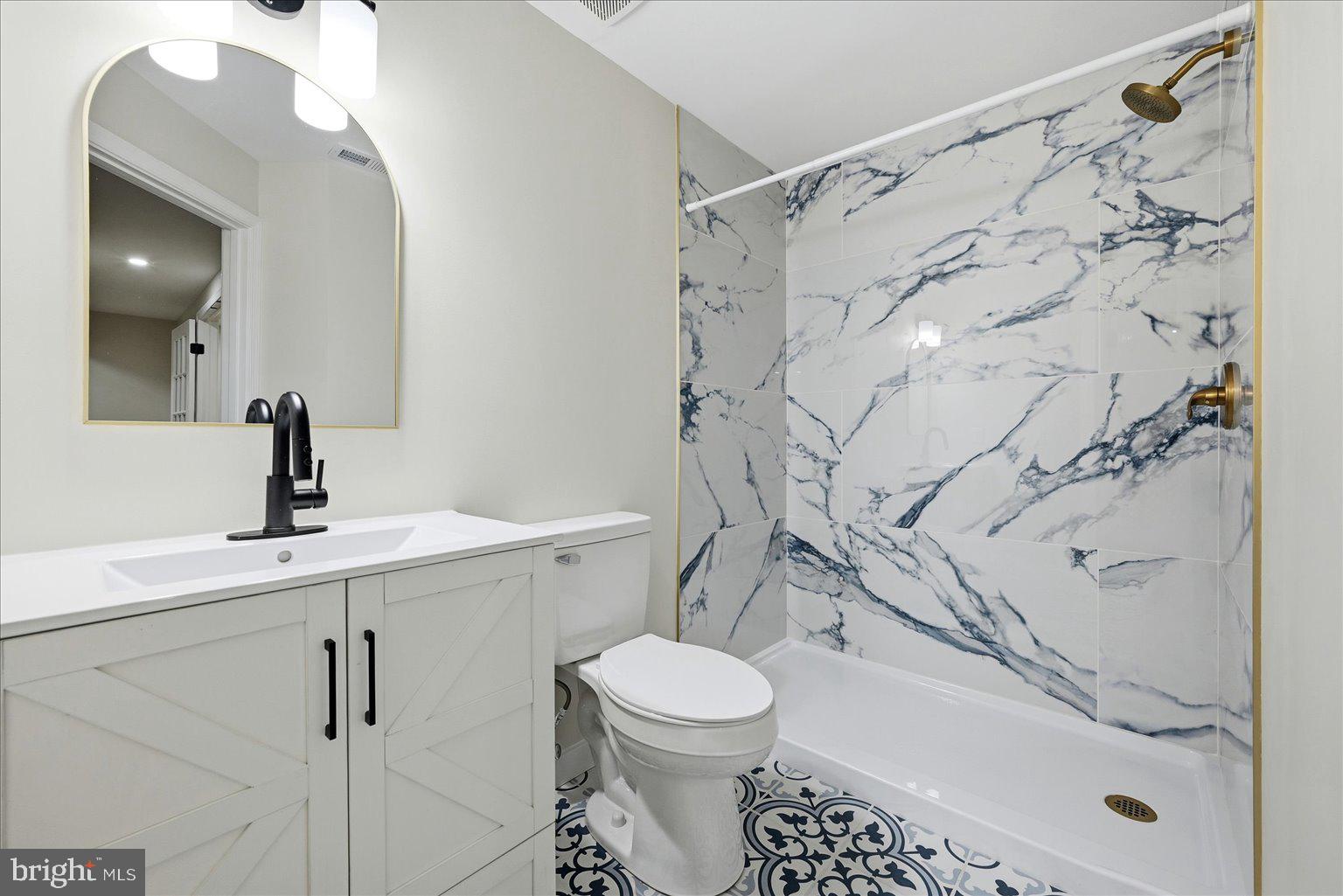 LAKE BRADDOCK - Residential