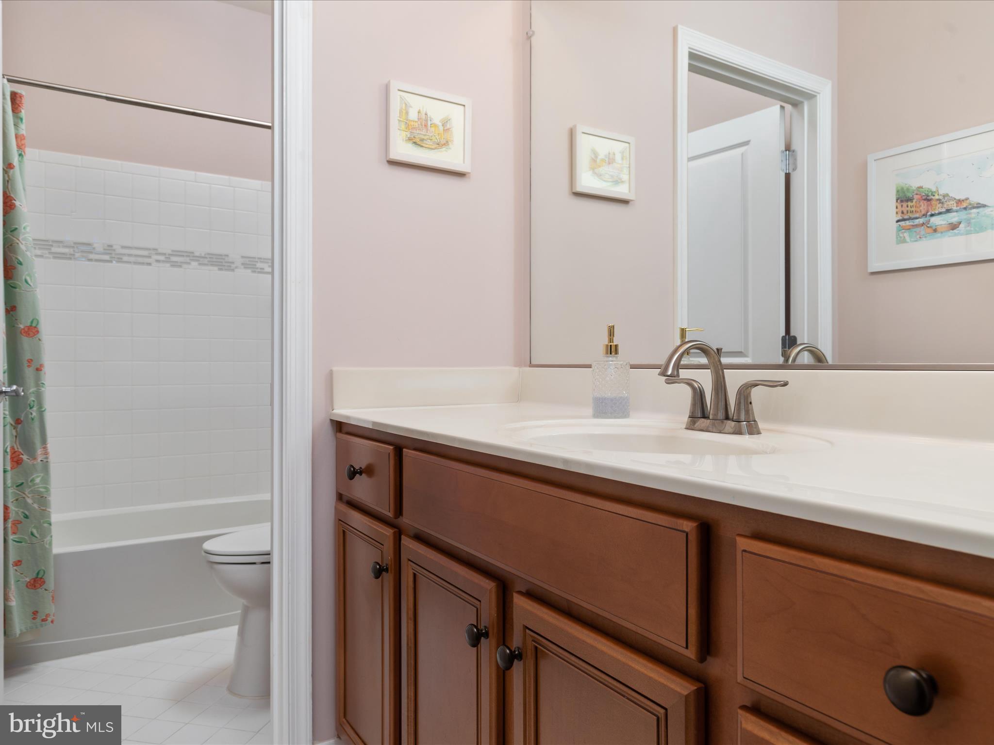 THE VISTAS AT LANSDOWNE - Residential