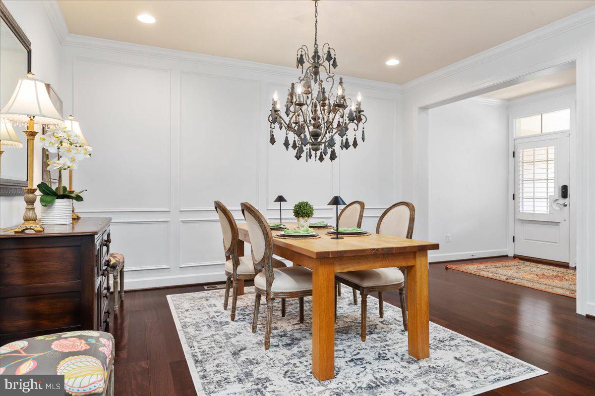 THE VISTAS AT LANSDOWNE - Residential