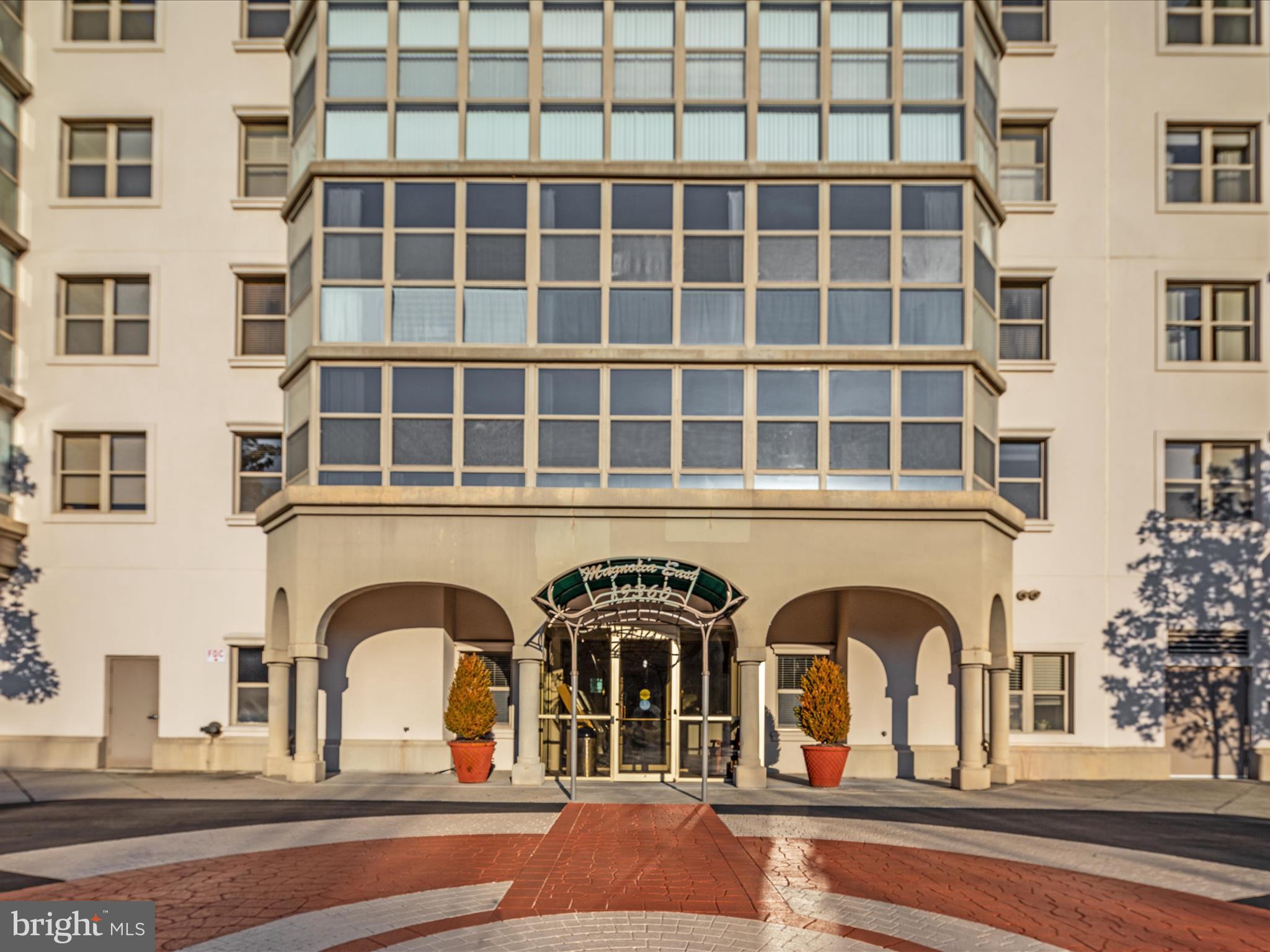 THE VISTAS AT LANSDOWNE - Residential