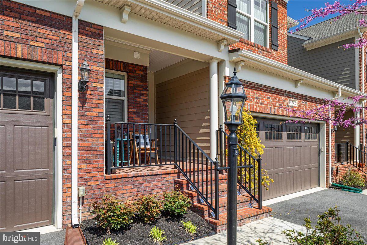 THE VISTAS AT LANSDOWNE - Residential