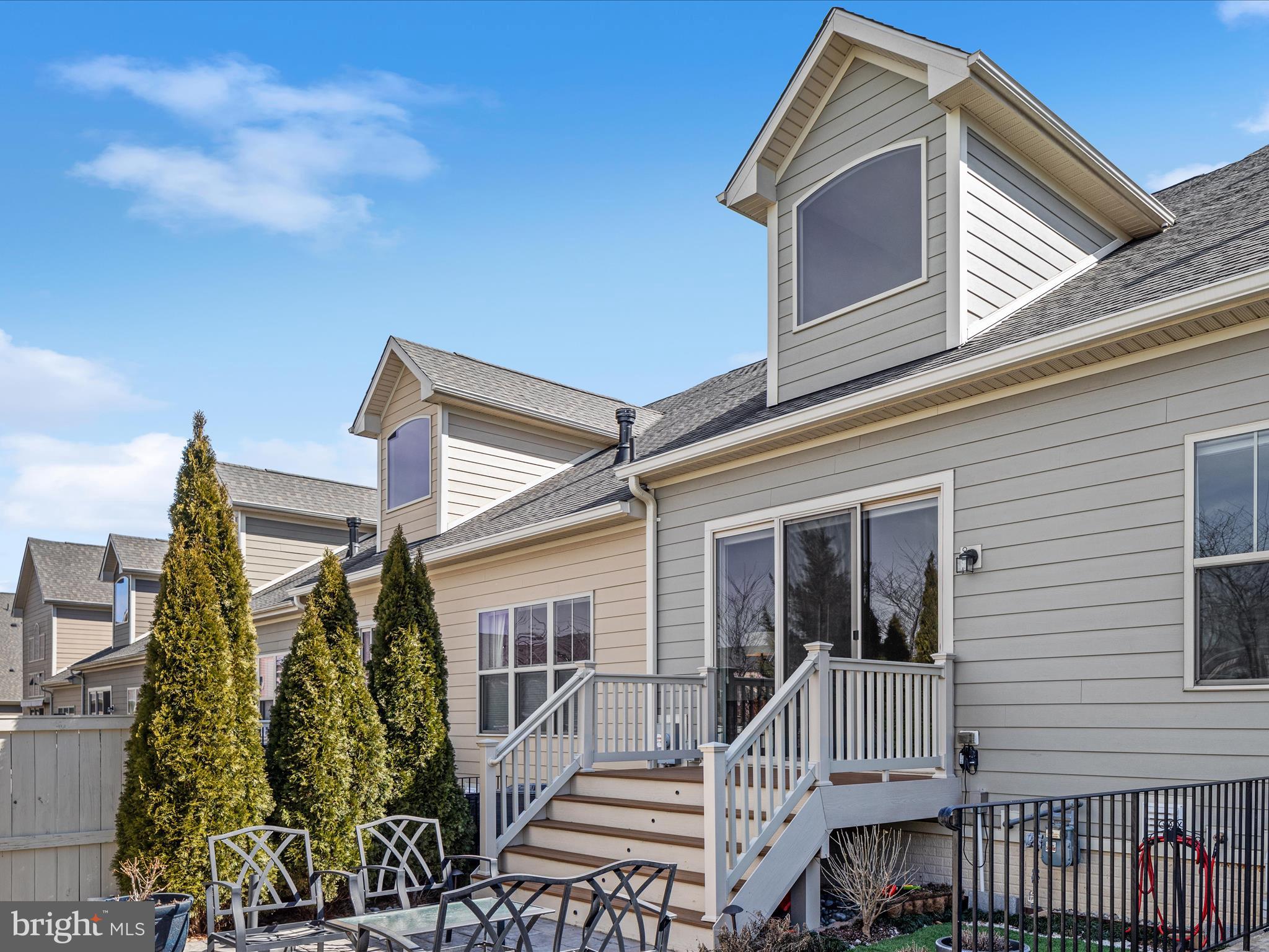 THE VISTAS AT LANSDOWNE - Residential