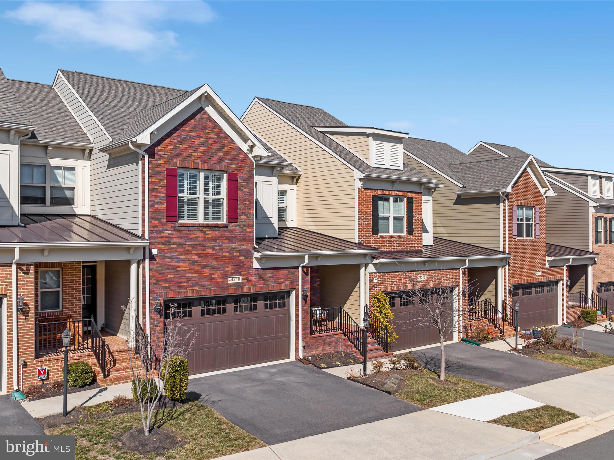 THE VISTAS AT LANSDOWNE - Residential