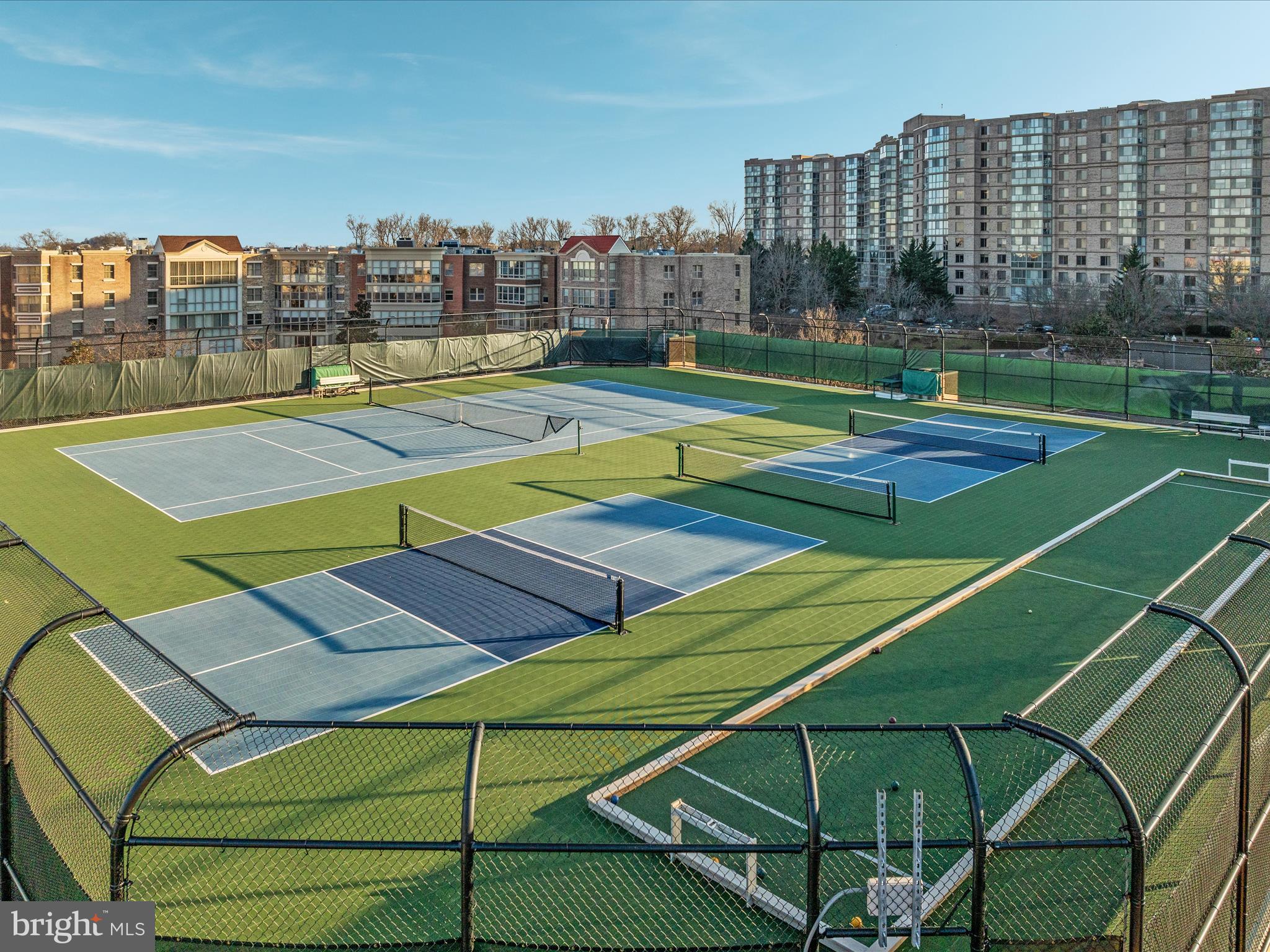 THE VISTAS AT LANSDOWNE - Residential