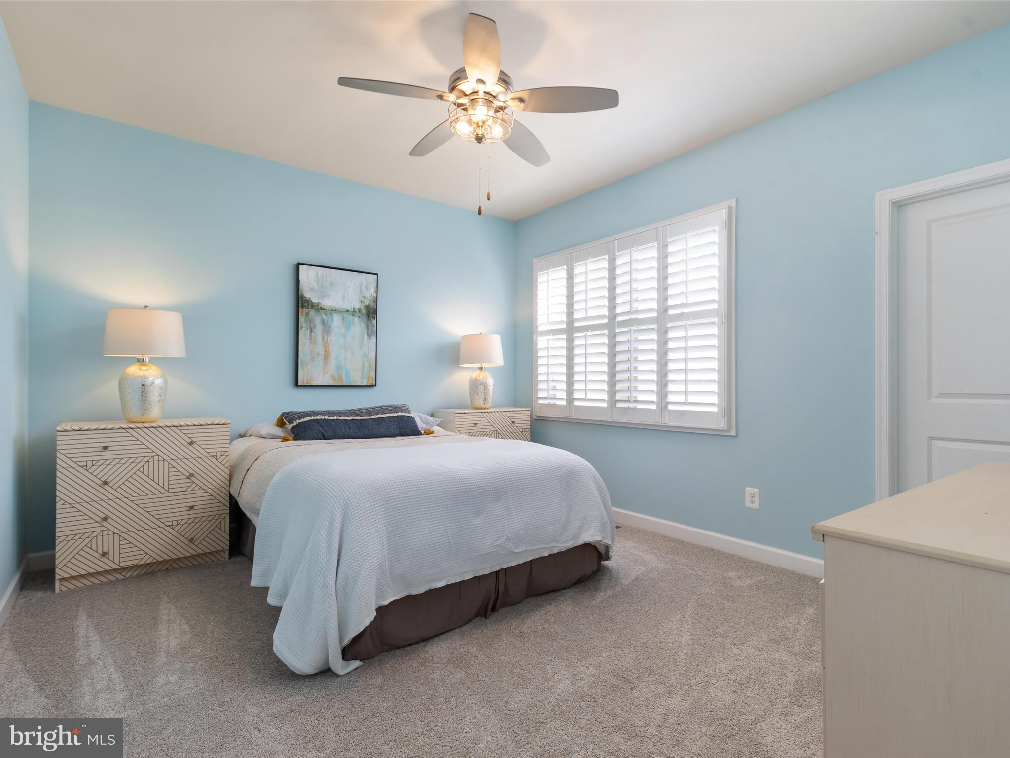 THE VISTAS AT LANSDOWNE - Residential