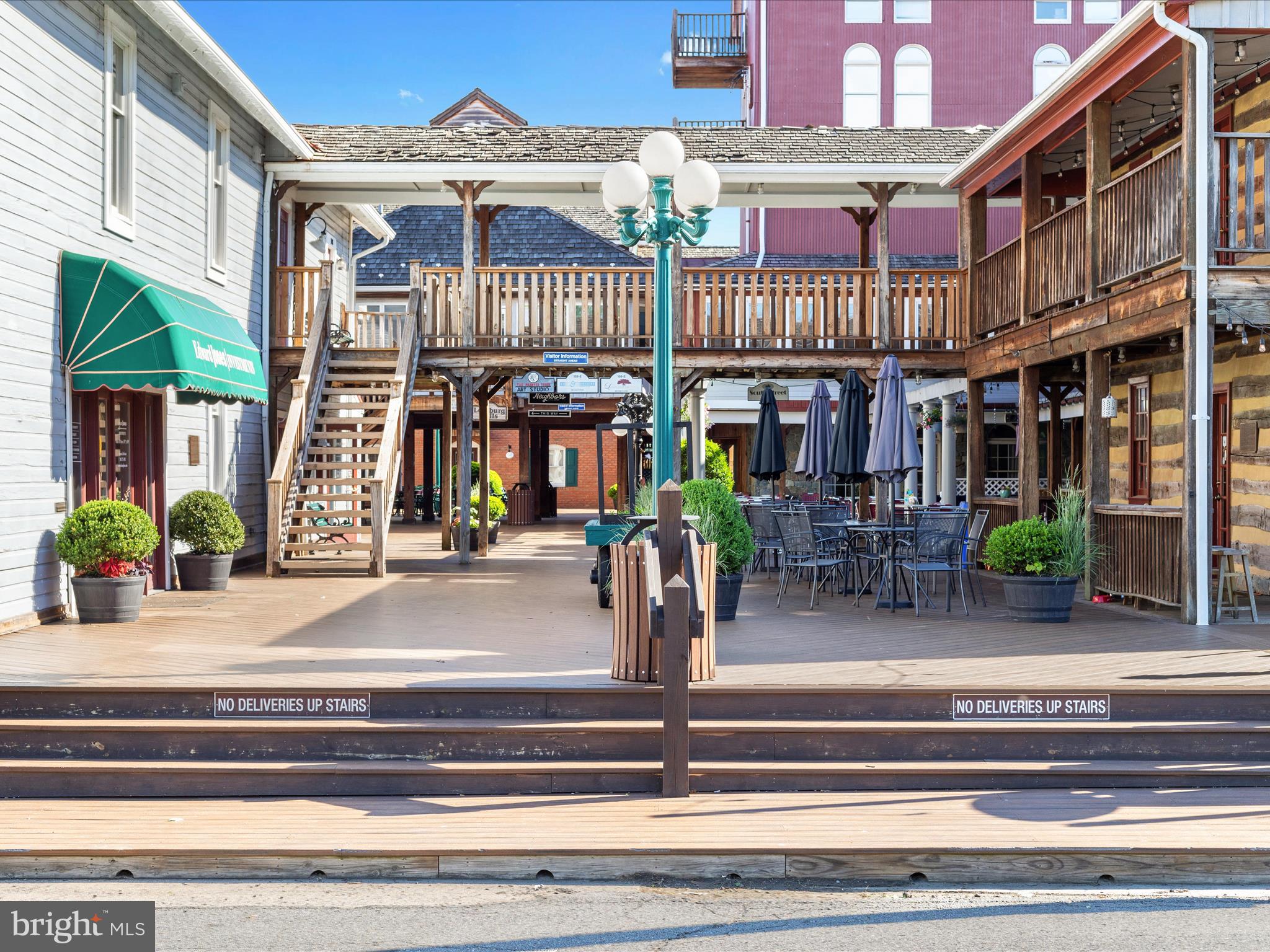 THE VISTAS AT LANSDOWNE - Residential