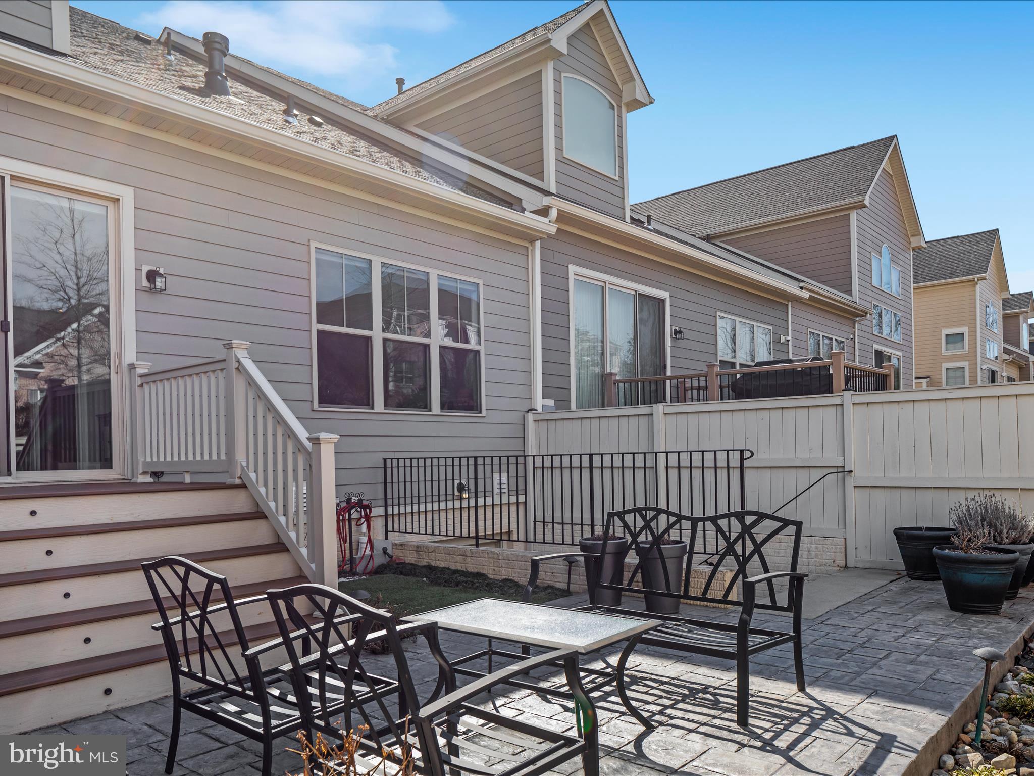 THE VISTAS AT LANSDOWNE - Residential