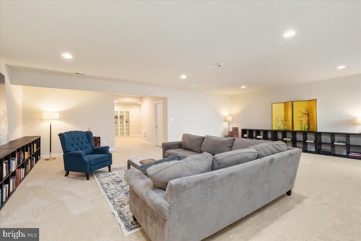 THE VISTAS AT LANSDOWNE - Residential