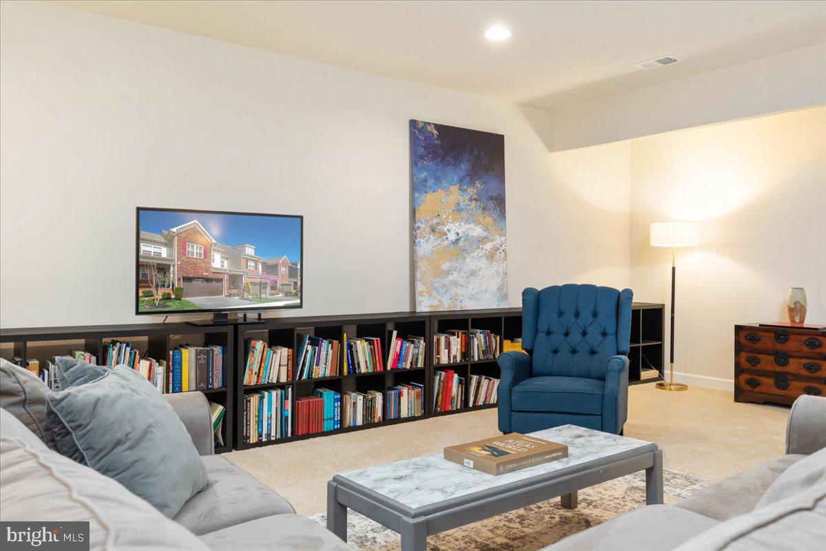 THE VISTAS AT LANSDOWNE - Residential