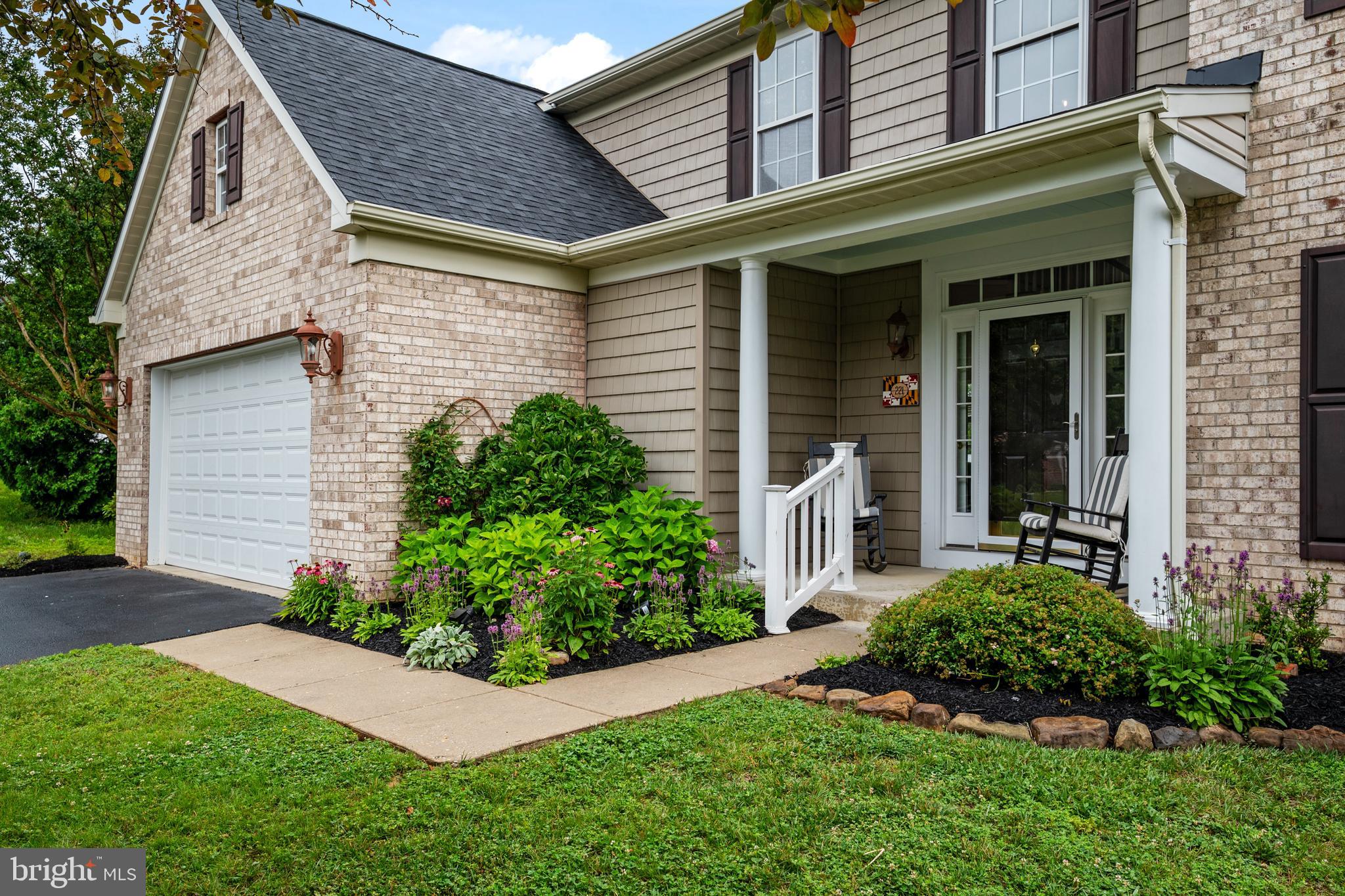 221 LURGAN LANE