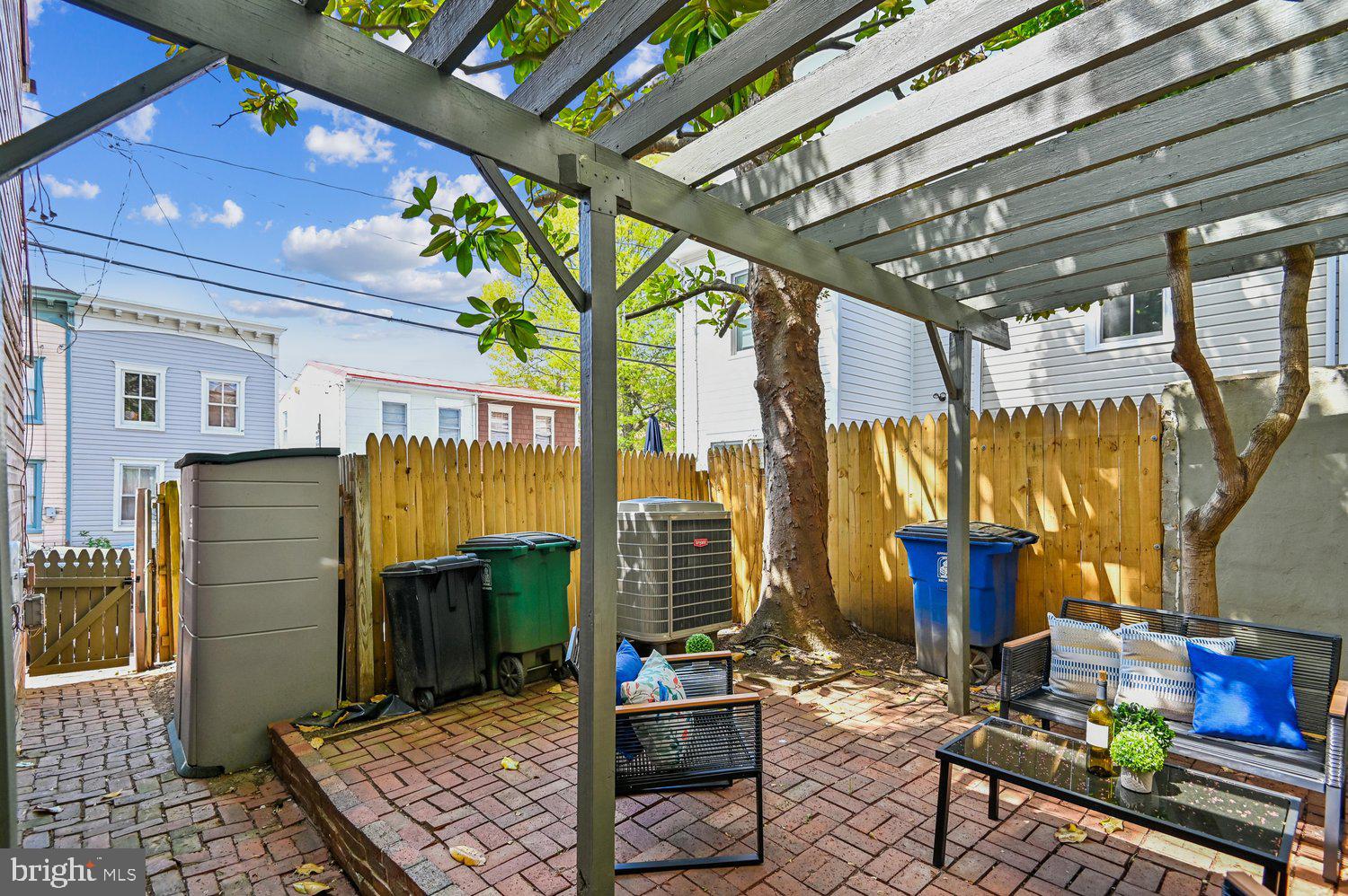 HISTORIC DISTRICT - Residential