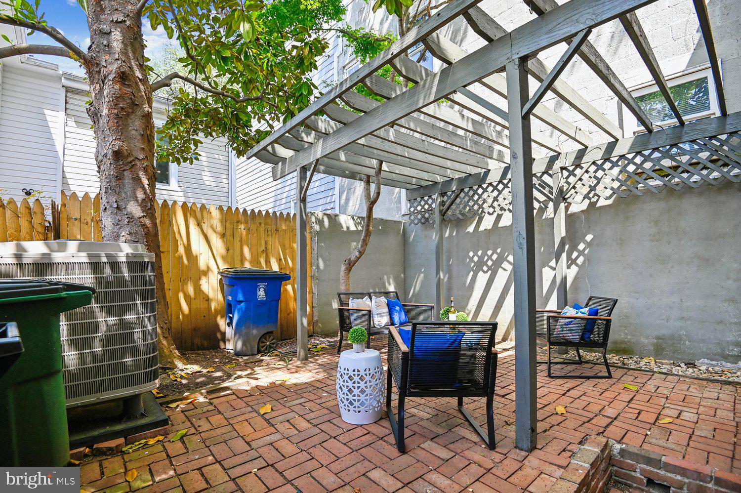 HISTORIC DISTRICT - Residential