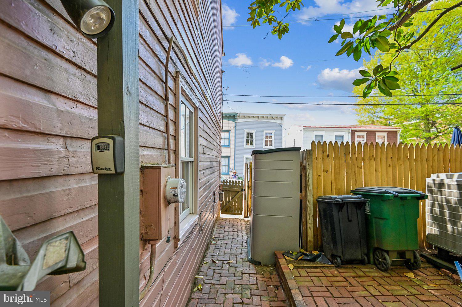 HISTORIC DISTRICT - Residential