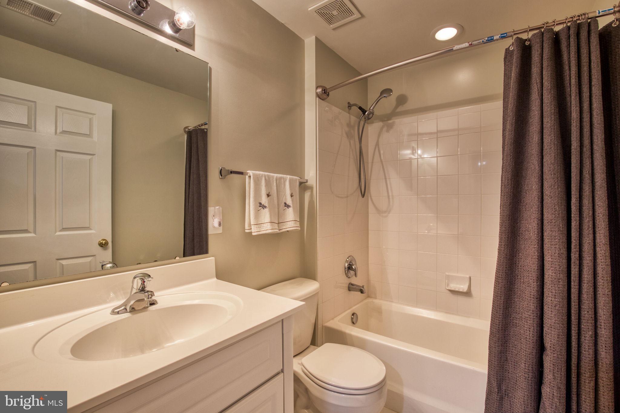 PORT POTOMAC - Residential