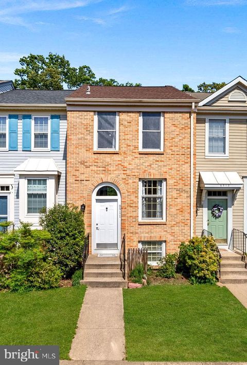 Photo of 6511 Skylemar Trail, CENTREVILLE, VA 20121 (MLS # VAFX2298496)