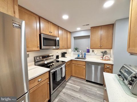 Photo of 15111 Glade Drive #12-3D, SILVER SPRING, MD 20906 (MLS # MDMC2206230)
