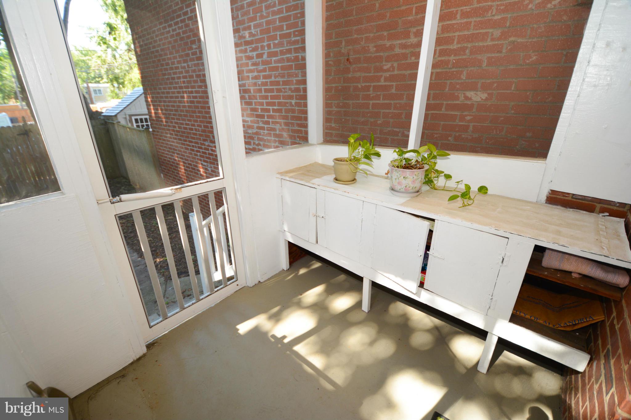 OLD TOWN ALEXANDRIA - Residential