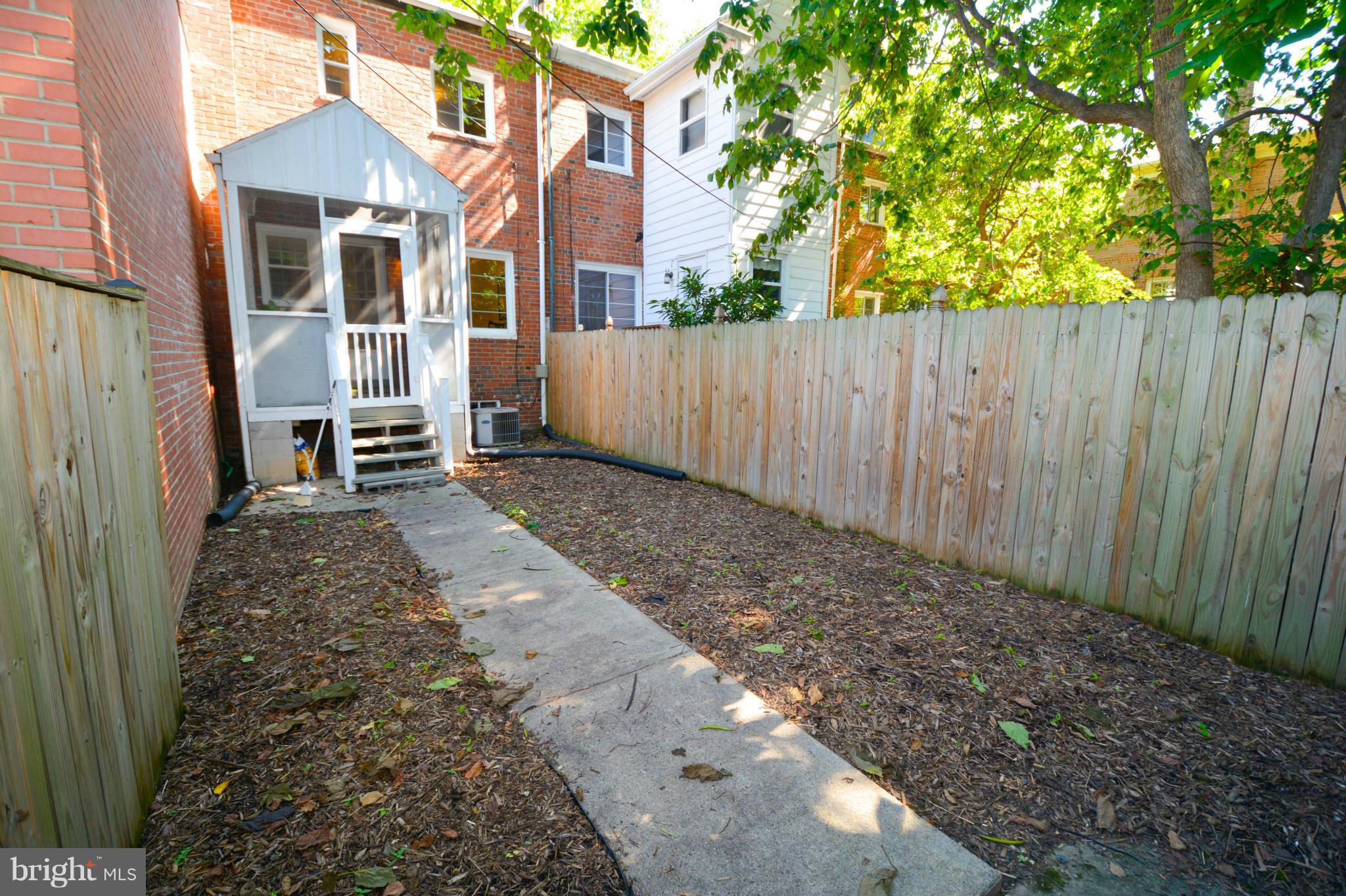 OLD TOWN ALEXANDRIA - Residential