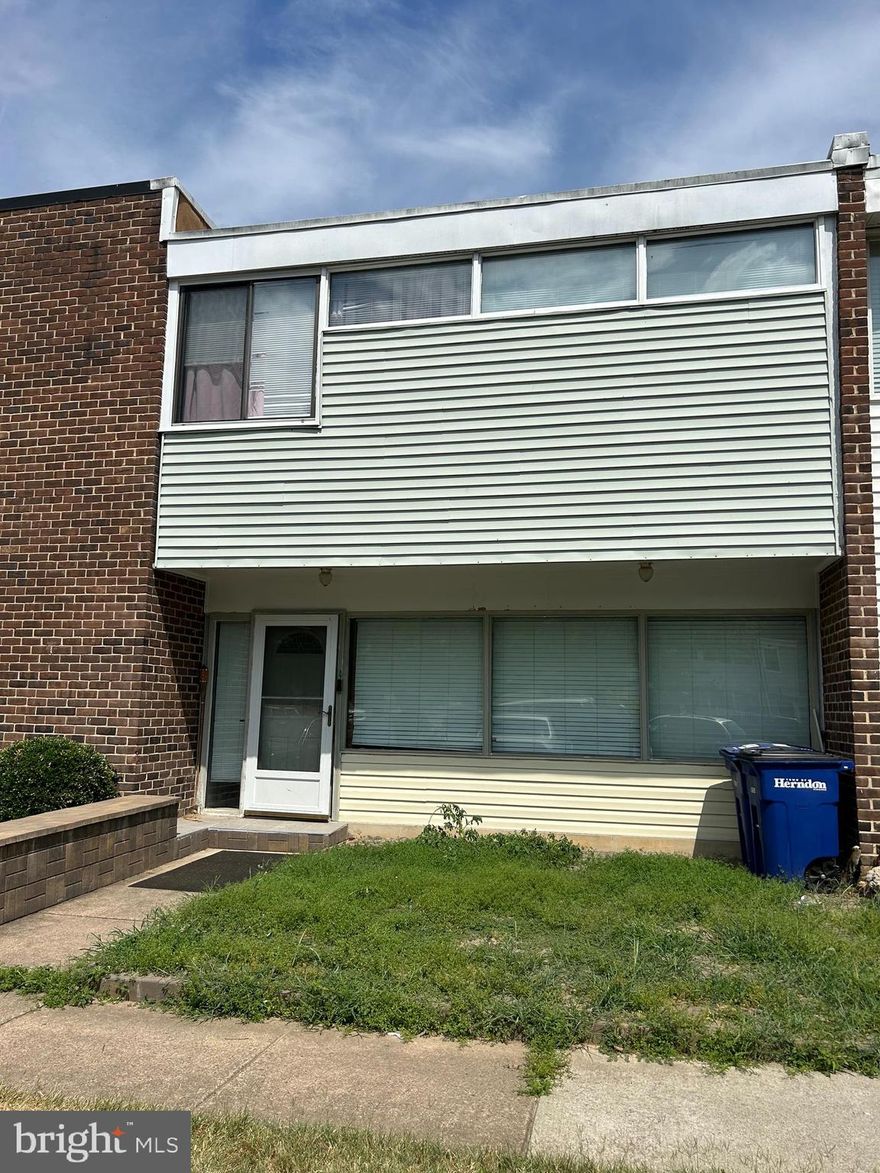 Convenience location, 2 assigned parking space in front of the house,  minutes and walking distance to all shopping center and restaurant, there are furniture will stay in the house , however it is negotiable .  One of the  small bedroom on upper stairs will be reserved for the landlord's storage room . Vacant ready for move in.