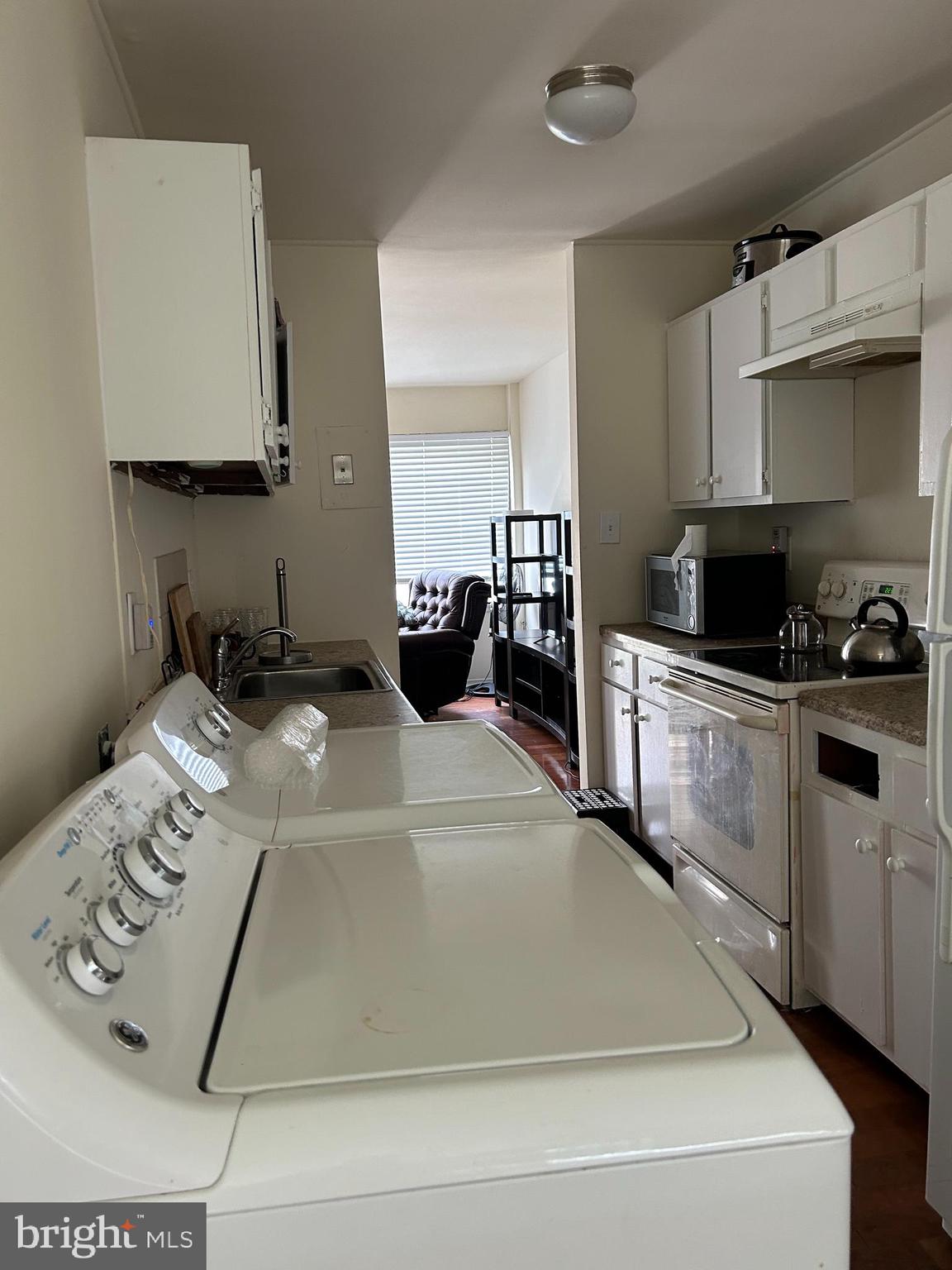 DULLES PARK TOWNHOUSES - Residential Lease