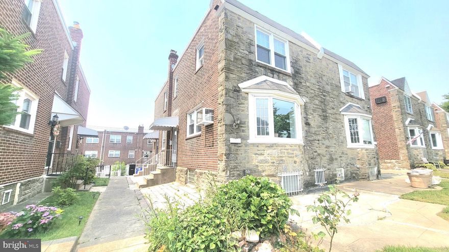 Beautiful Twin House! Move-in condition,  3 bedrooms, and 1.5 baths, hardwood floor throughout, Open Kitchen with Island, finish basement,  close to school, shopping, and transportation.