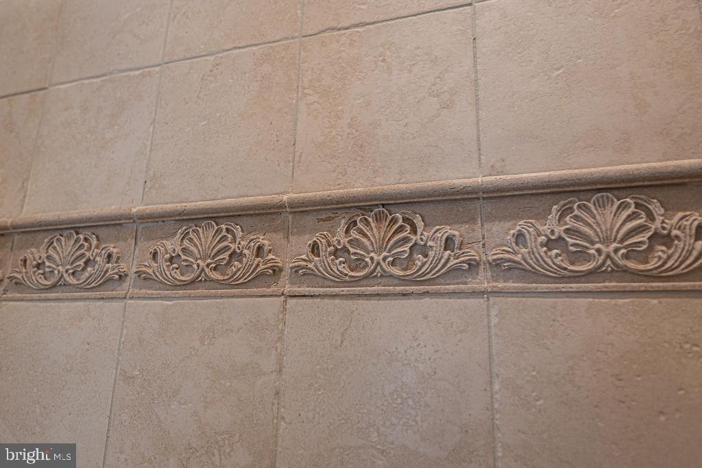 GLEN RIDDLE - Residential