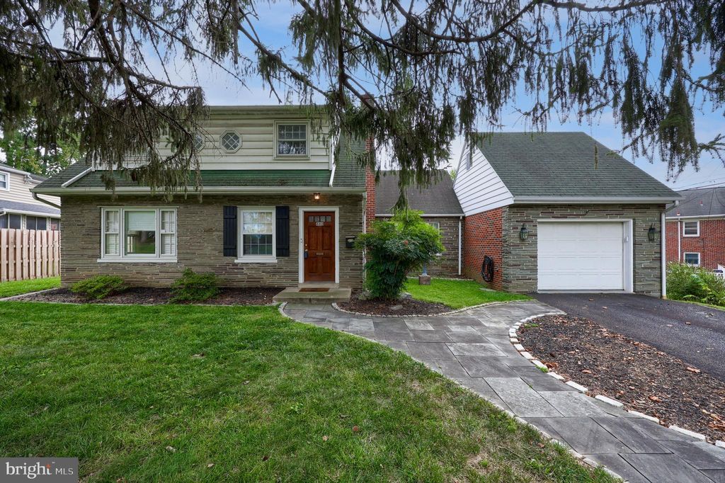 Photo of 880 Louise Avenue, LANCASTER, PA 17601 (MLS # PALA2076686)
