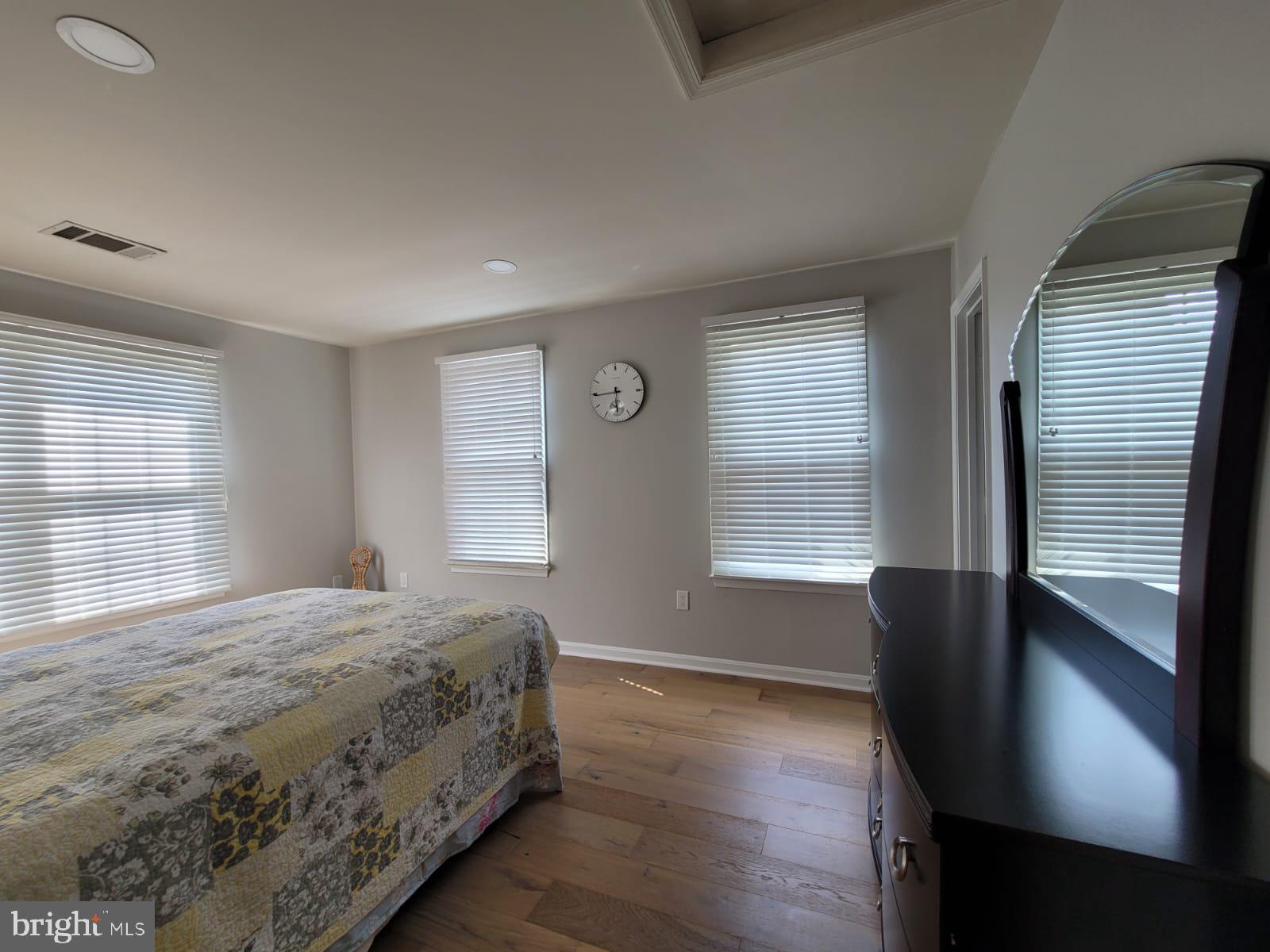 KINGSTOWNE - Residential Lease