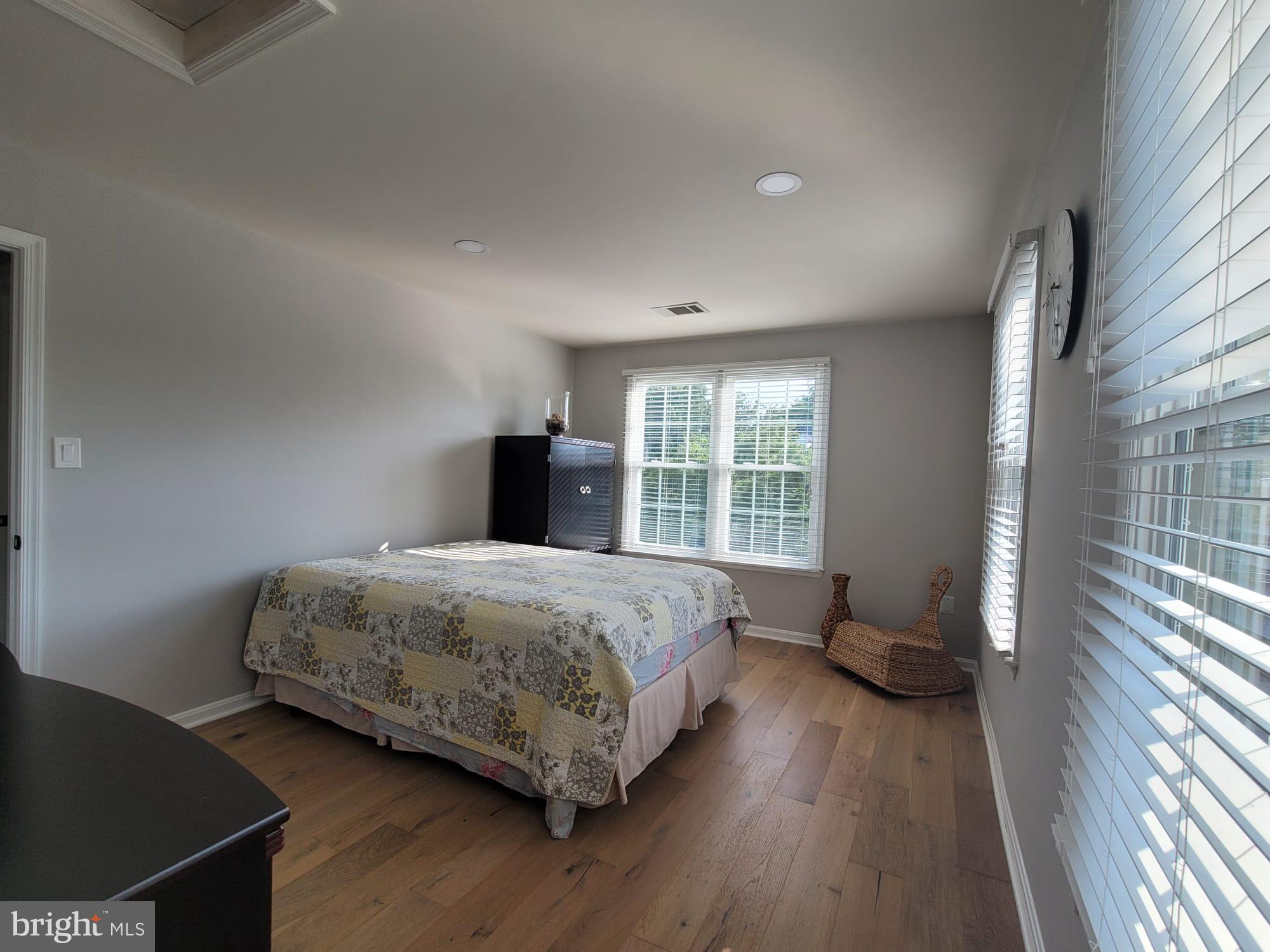 KINGSTOWNE - Residential Lease