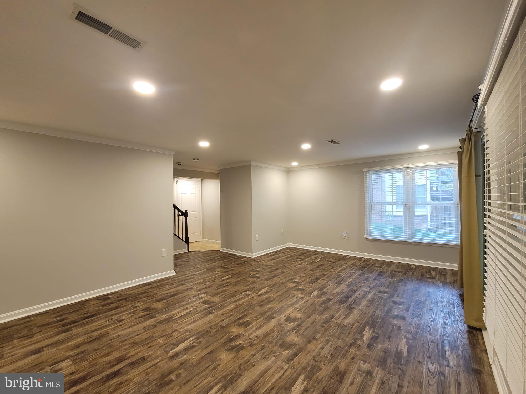 KINGSTOWNE - Residential Lease