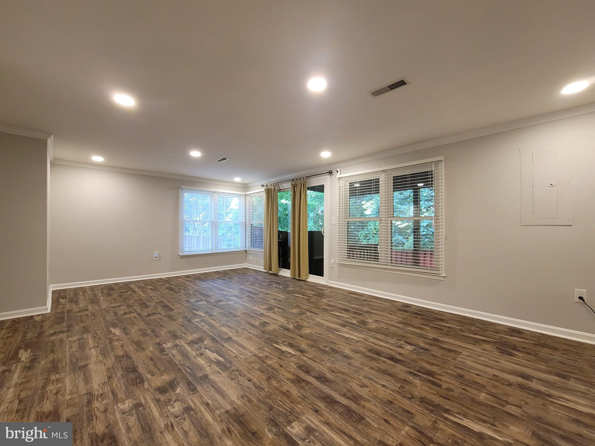 KINGSTOWNE - Residential Lease