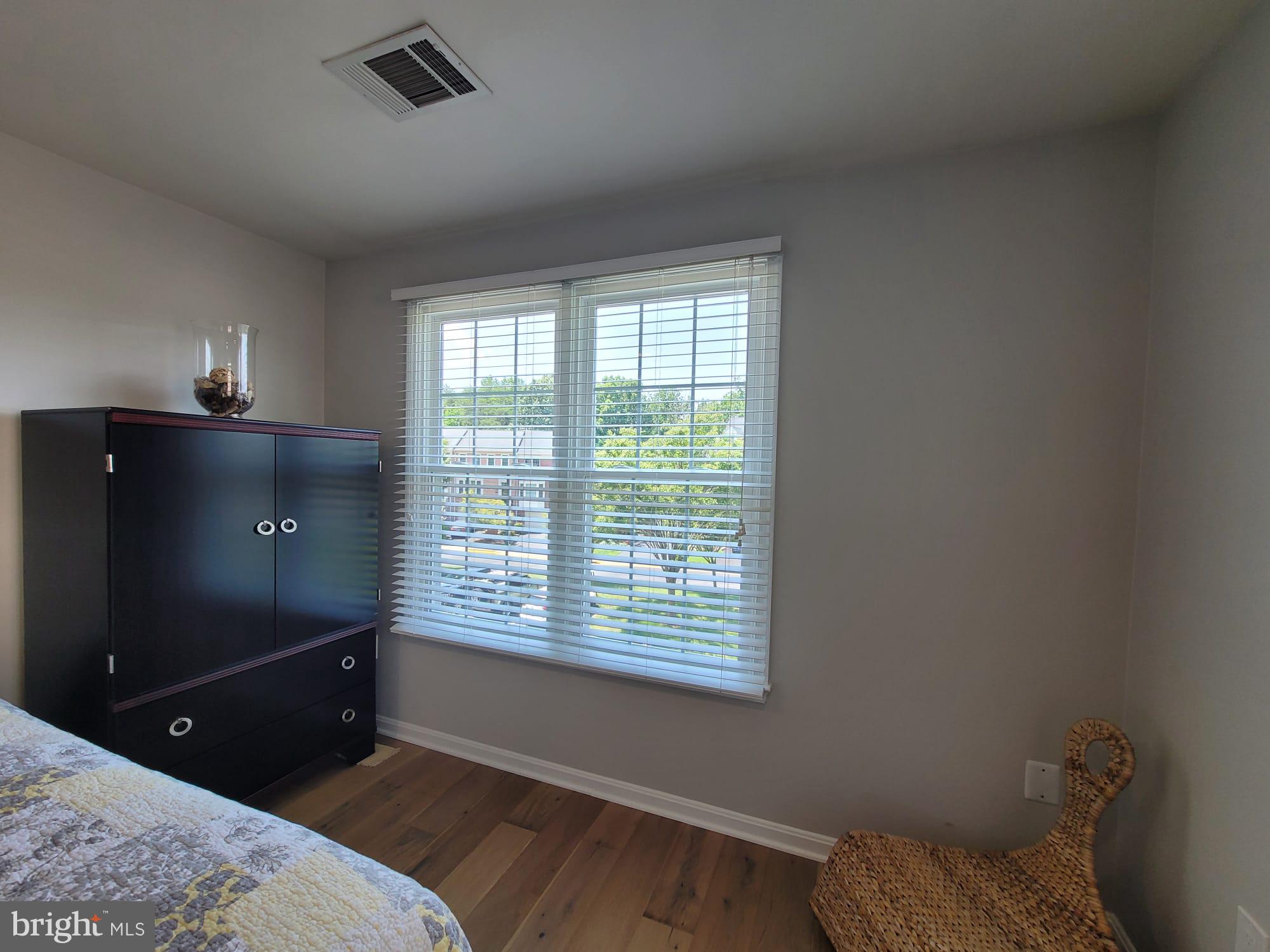 KINGSTOWNE - Residential Lease