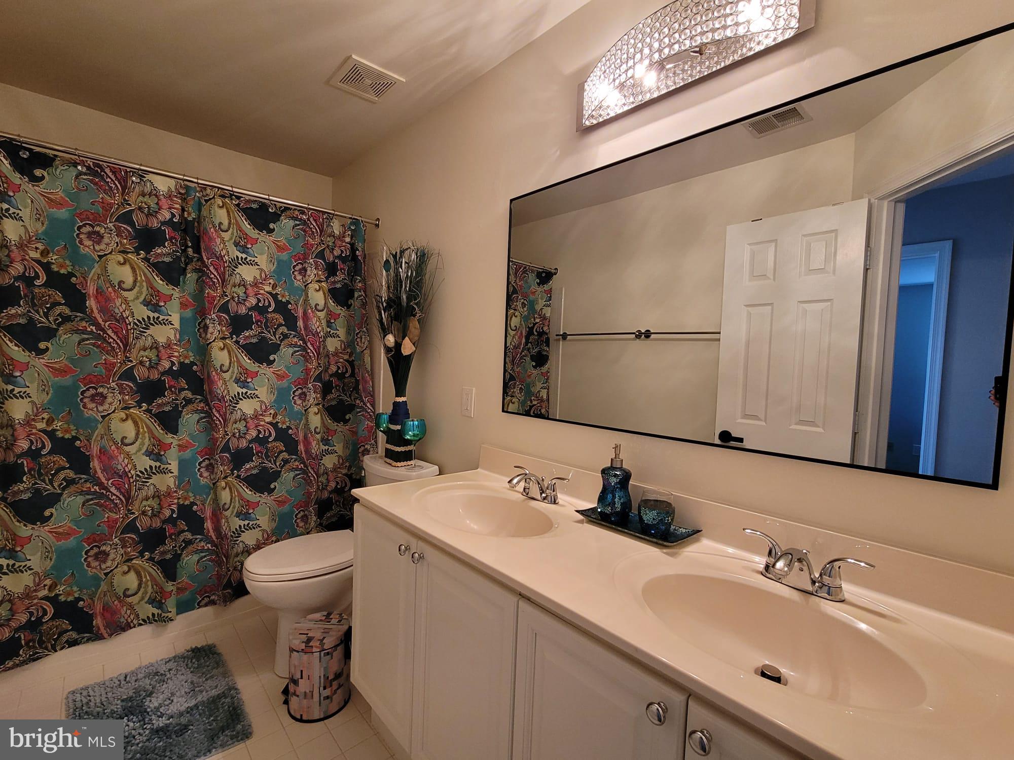 KINGSTOWNE - Residential Lease