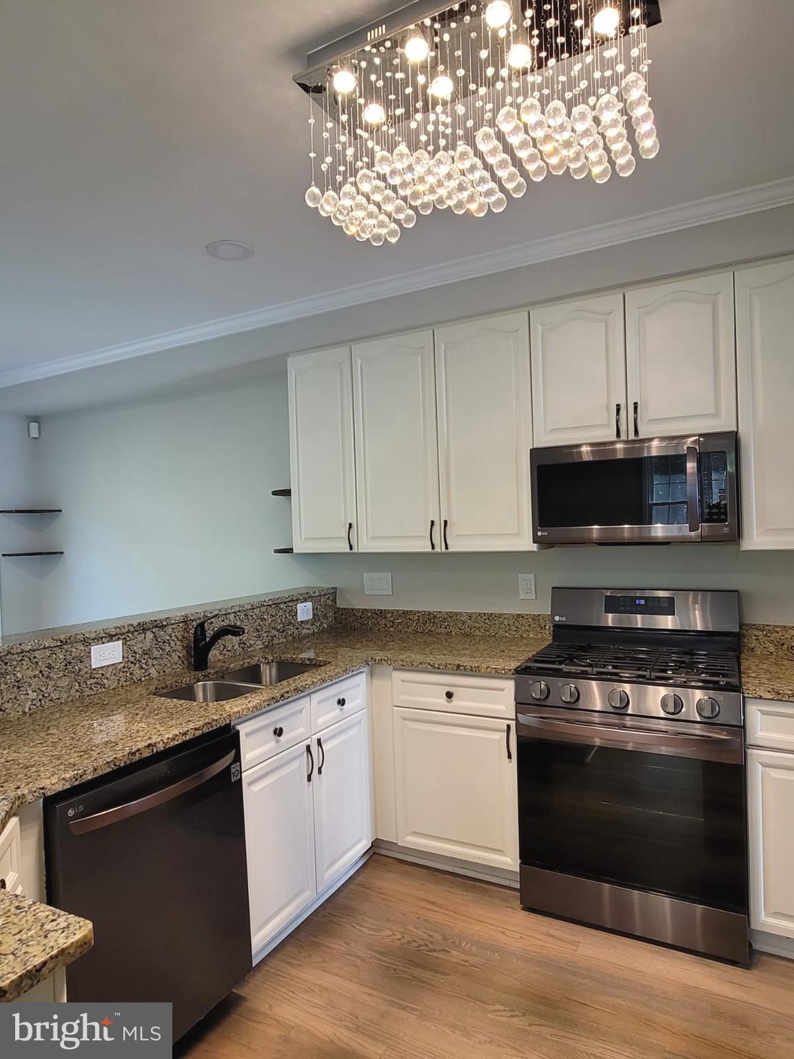 KINGSTOWNE - Residential Lease