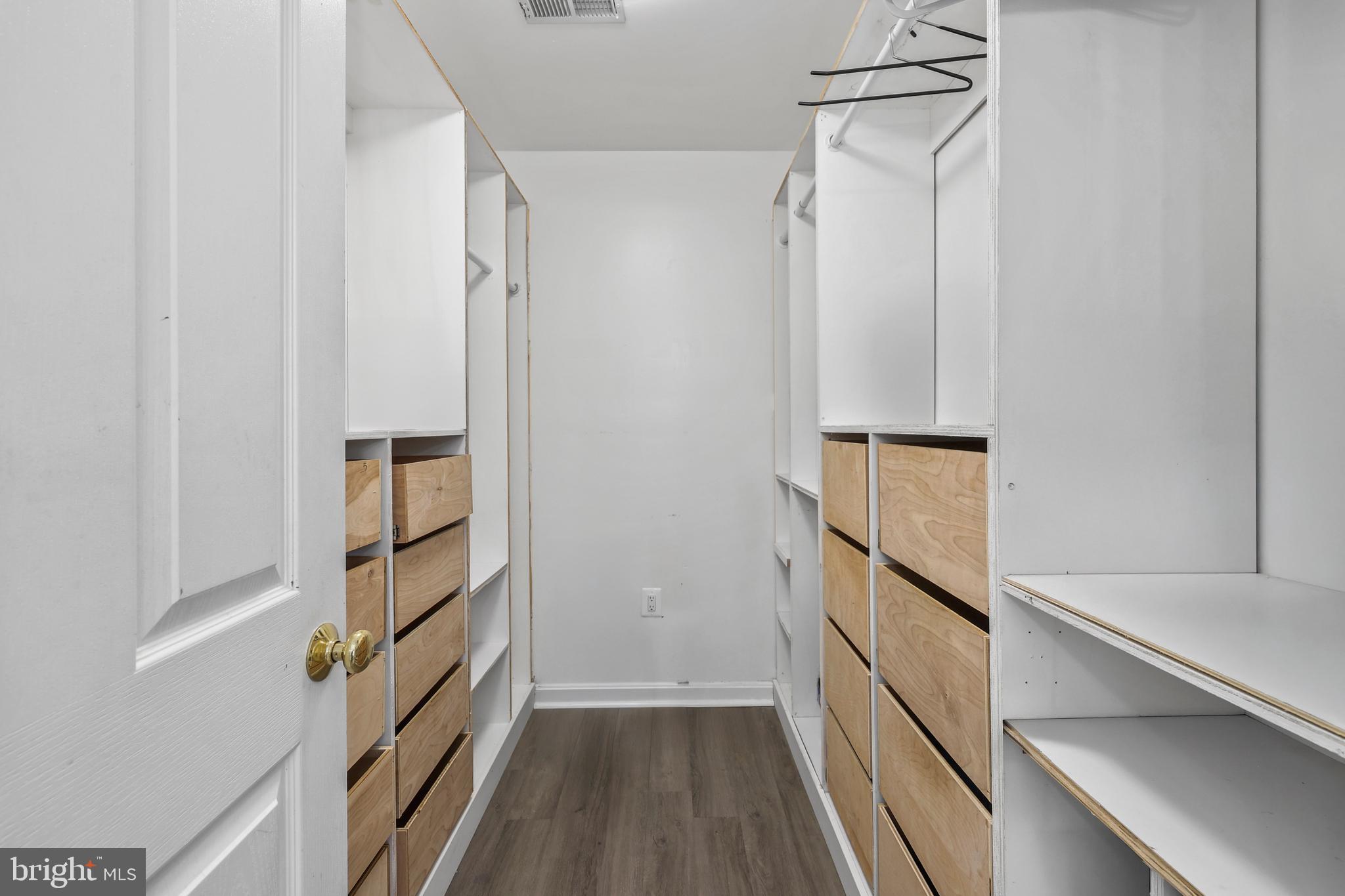 LEELAND STATION - Residential