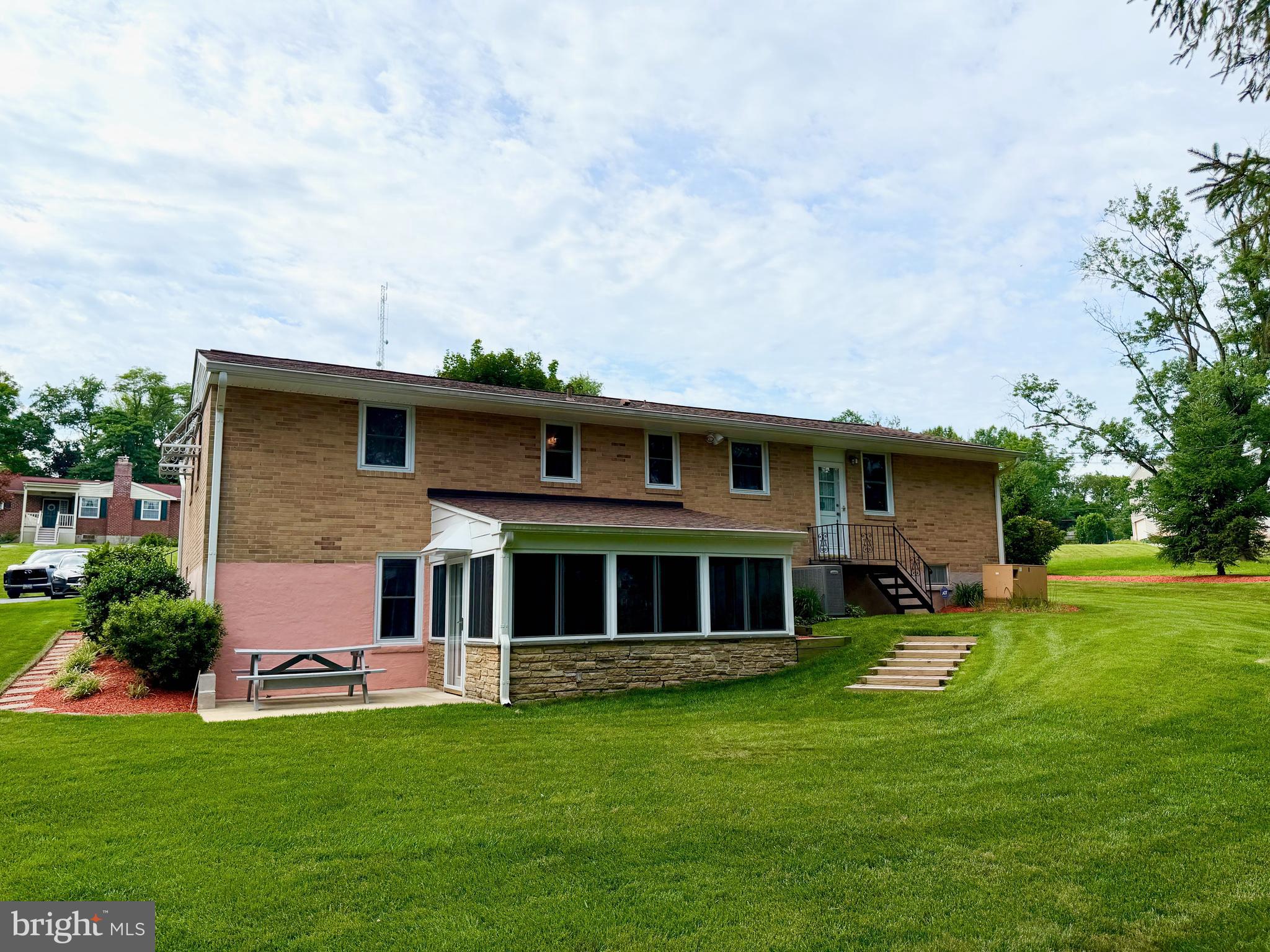 8484 LINWOOD DRIVE