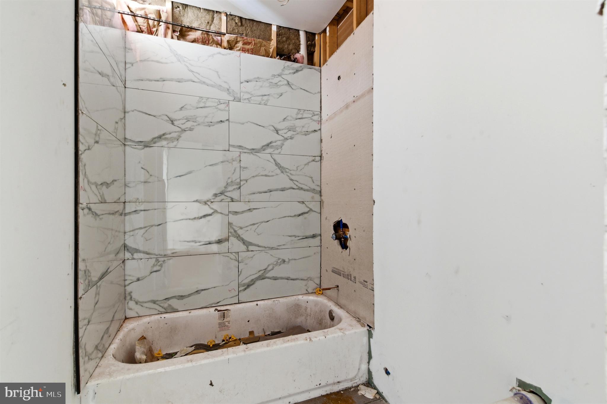 MANTUA - Residential