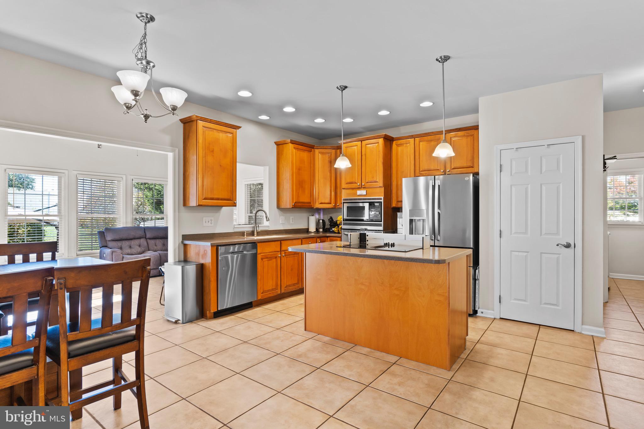 HOLLY HILLS - Residential