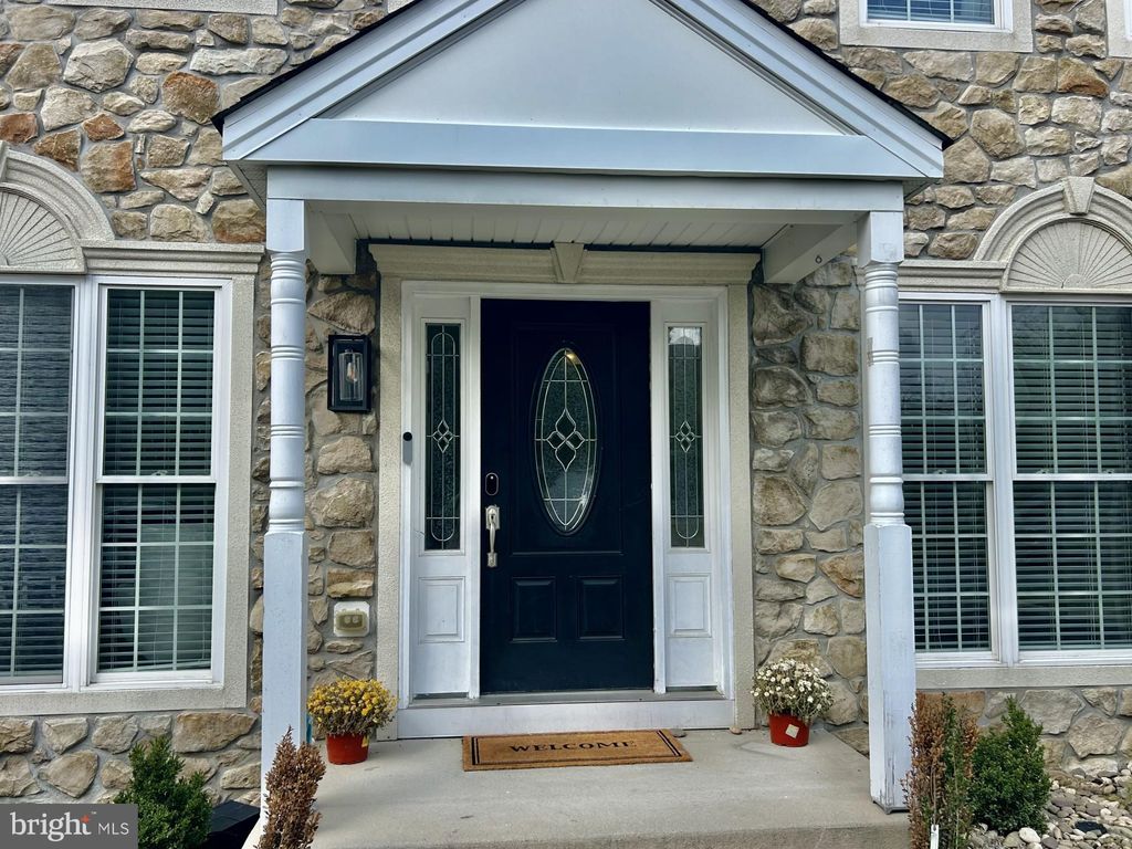 Photo of 124 Evergreen Circle, DILLSBURG, PA 17019 (MLS # PAYK2090450)