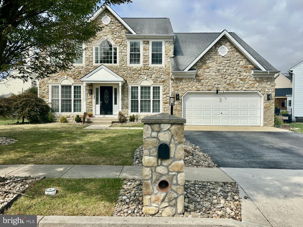 Photo of 124 Evergreen Circle, DILLSBURG, PA 17019 (MLS # PAYK2090450)