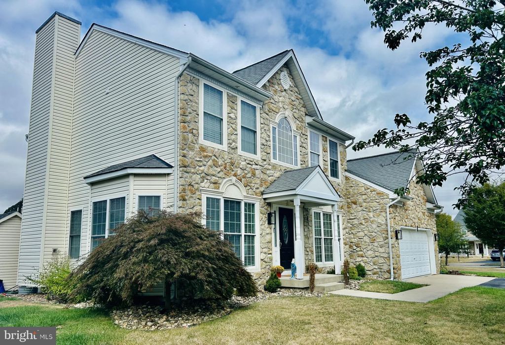 Photo of 124 Evergreen Circle, DILLSBURG, PA 17019 (MLS # PAYK2090450)