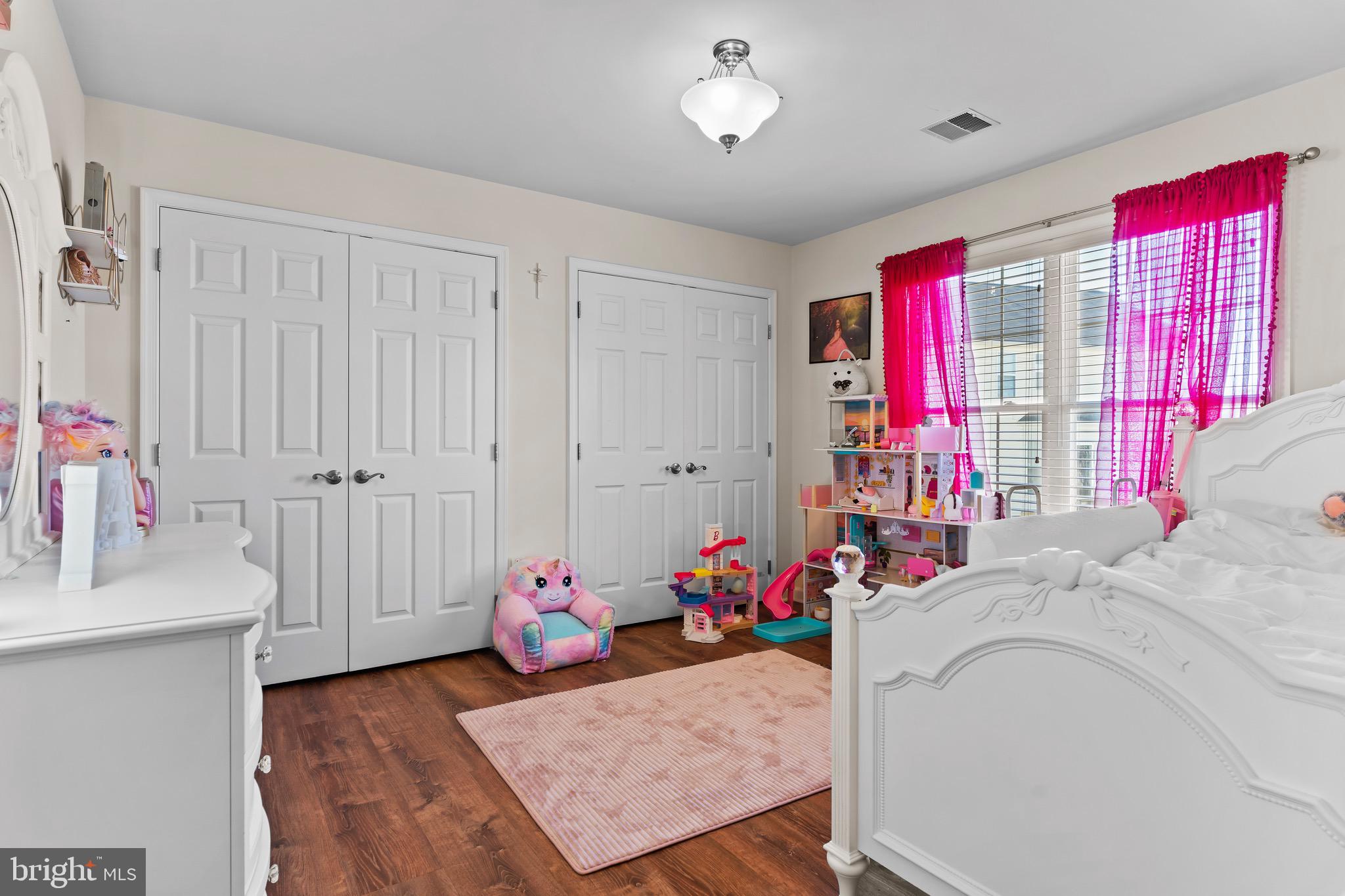 HOLLY HILLS - Residential