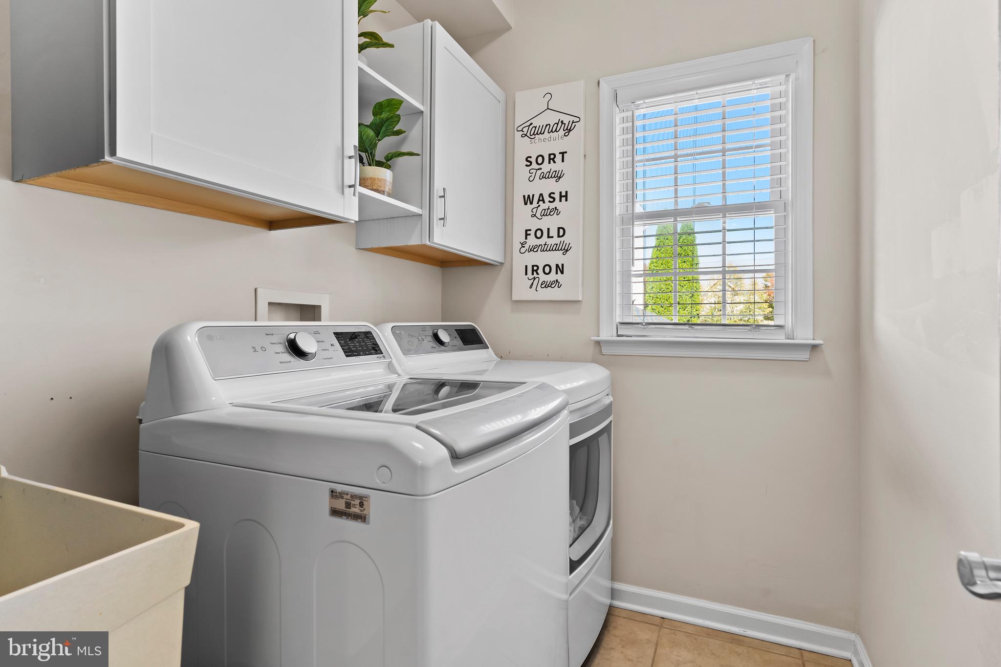 HOLLY HILLS - Residential