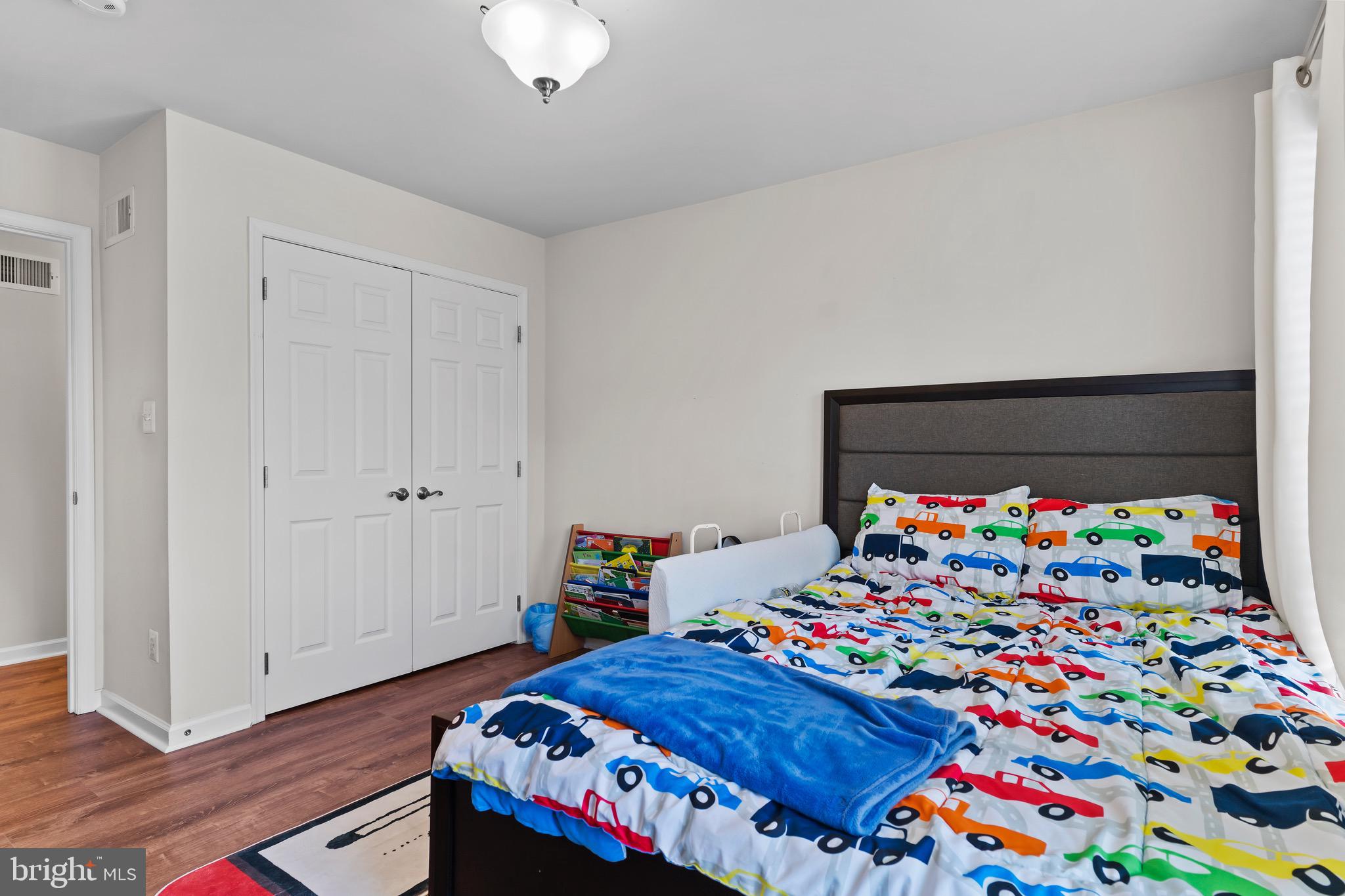 HOLLY HILLS - Residential