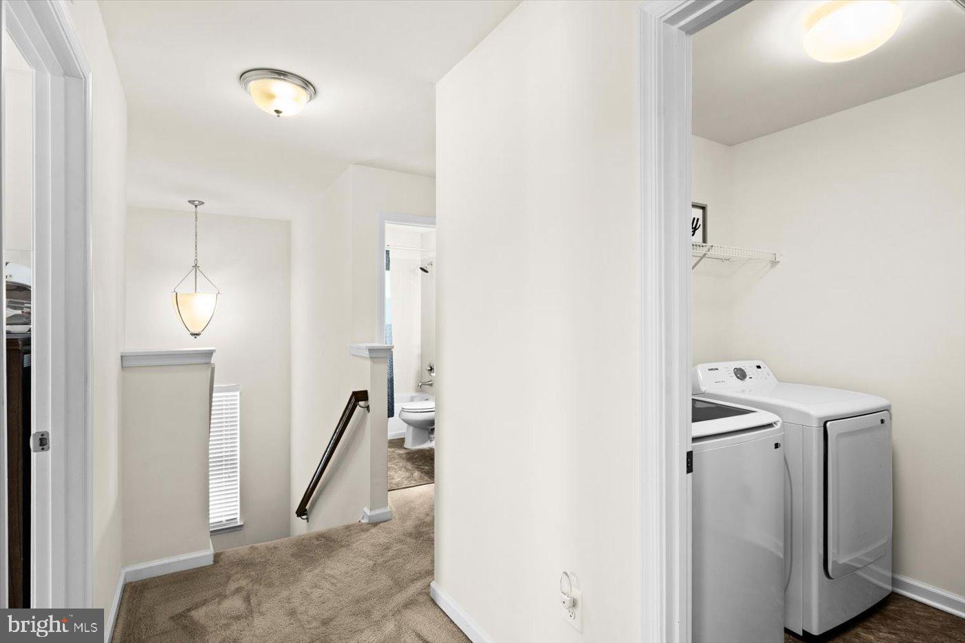 THREE FLAGS - Residential