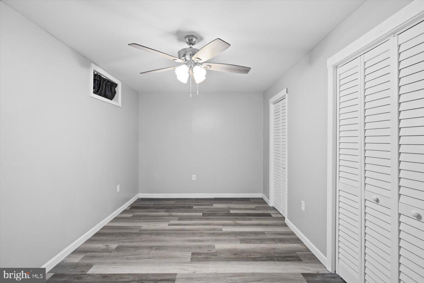 THREE FLAGS - Residential