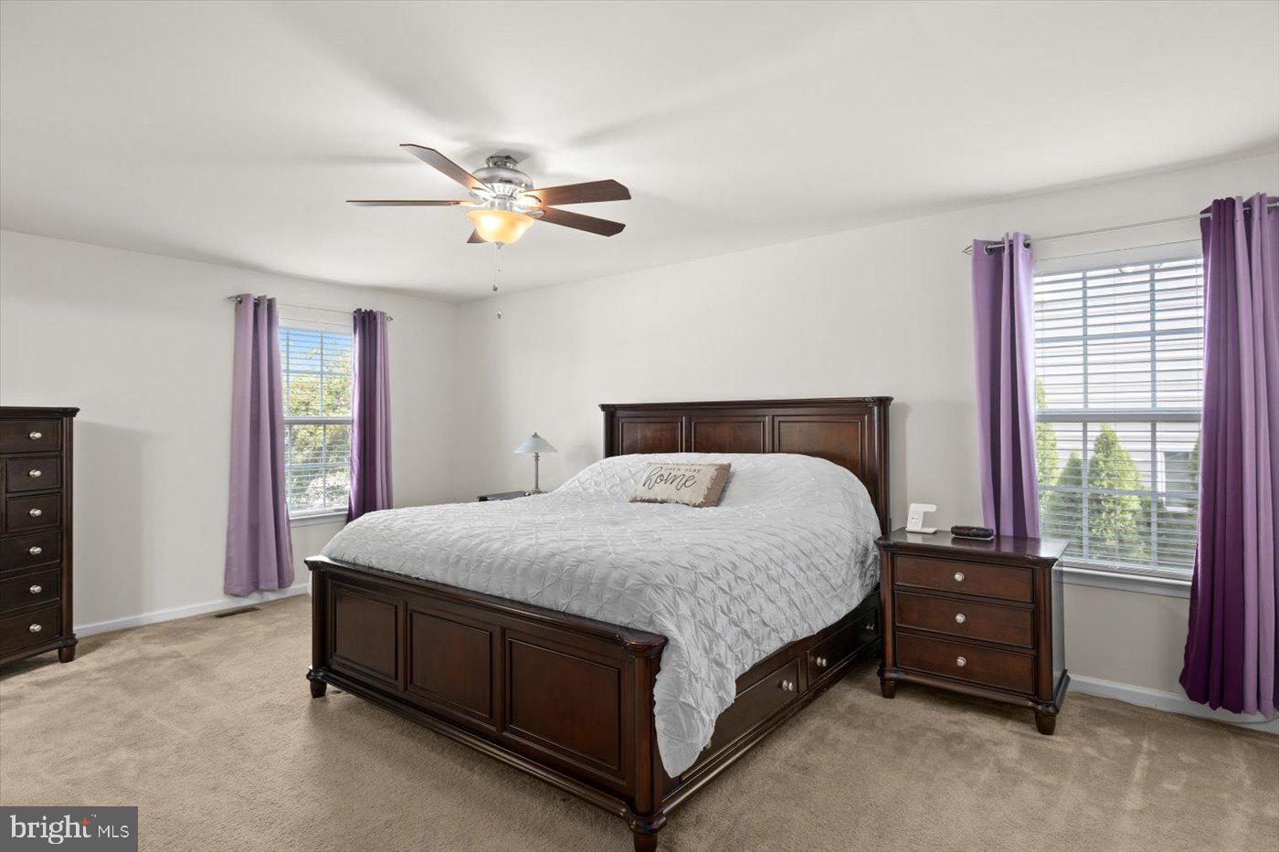 THREE FLAGS - Residential