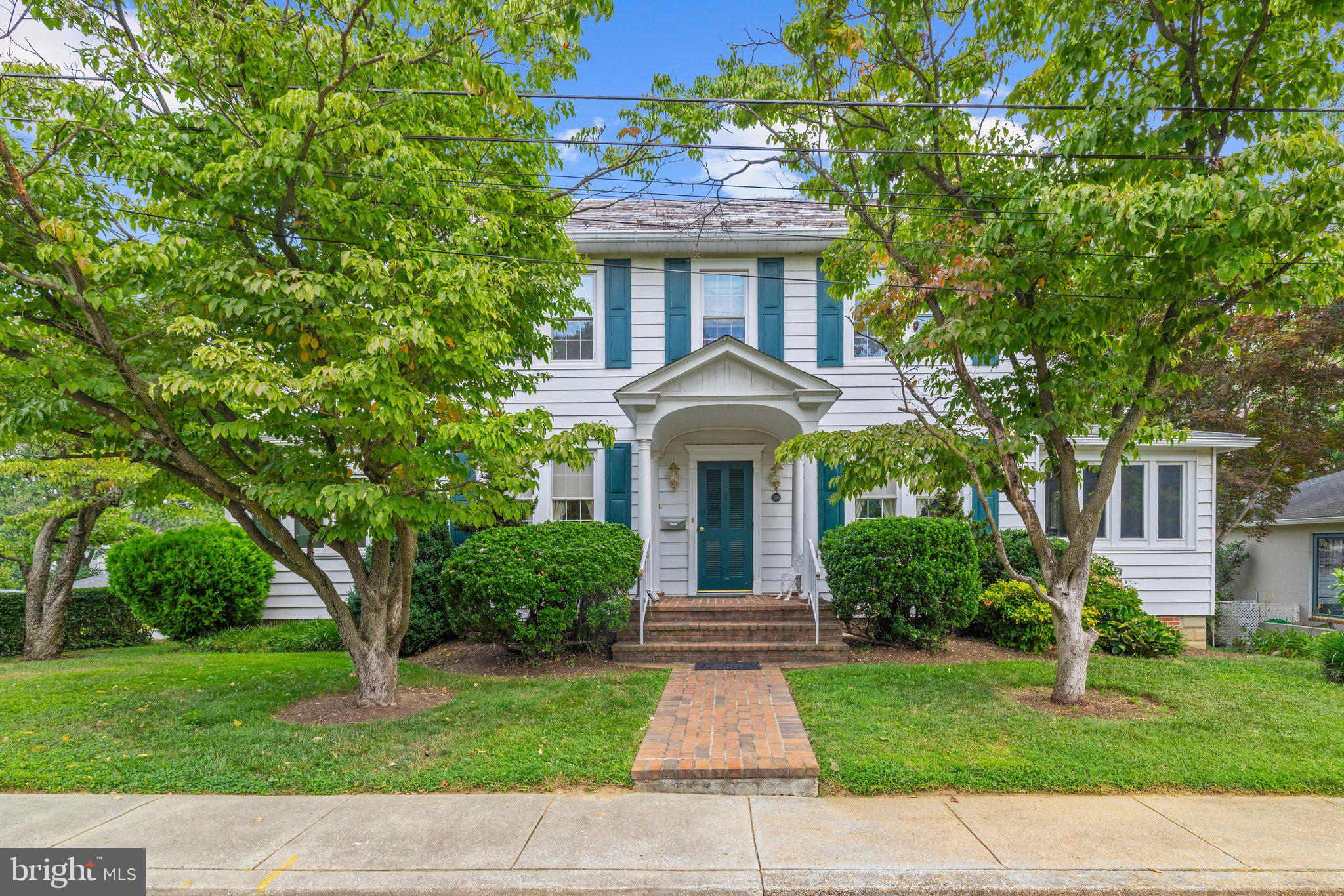 916 POPLAR AVENUE