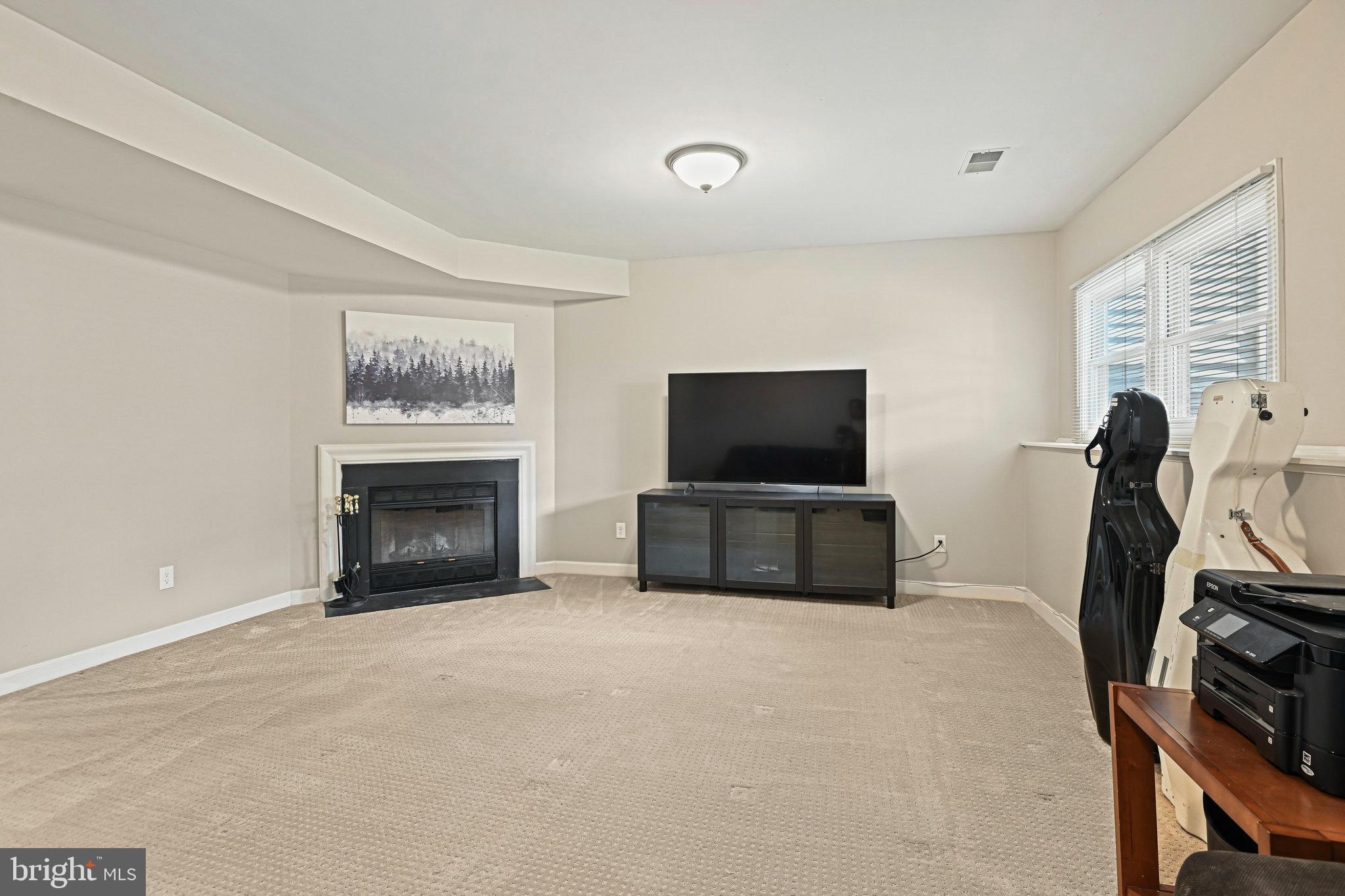 ASHBURN FARM - Residential