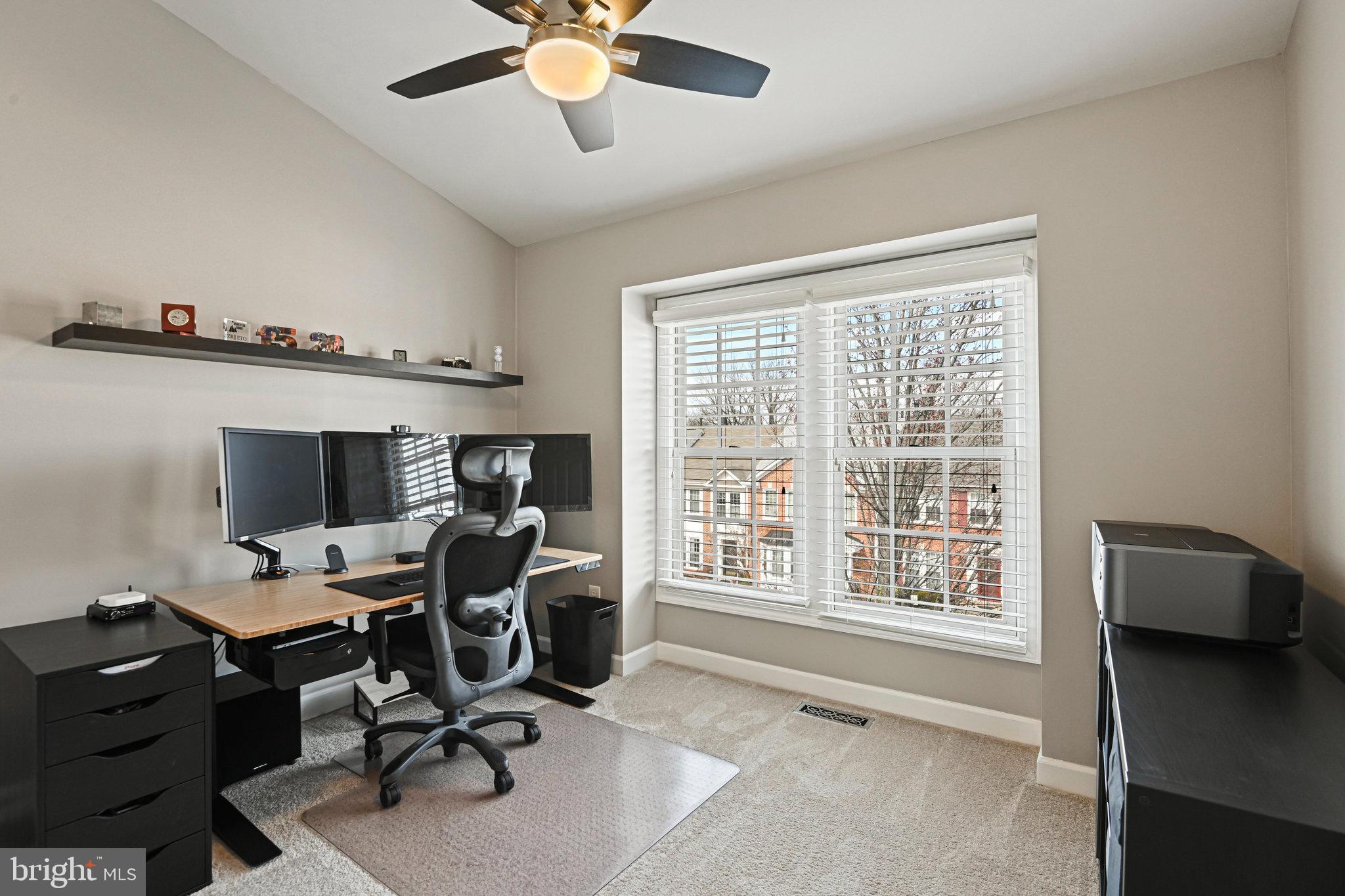 ASHBURN FARM - Residential